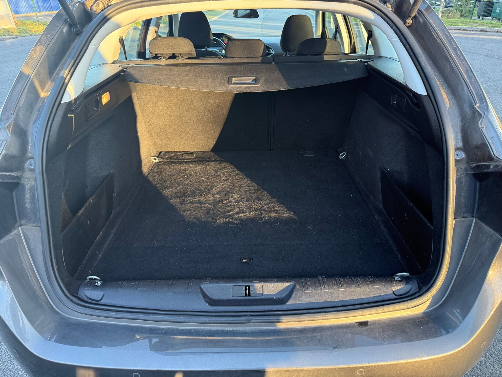 PEUGEOT 308 SW (II) phase 2 1.5 BlueHDI S&S 130 ch finition « Active Business »