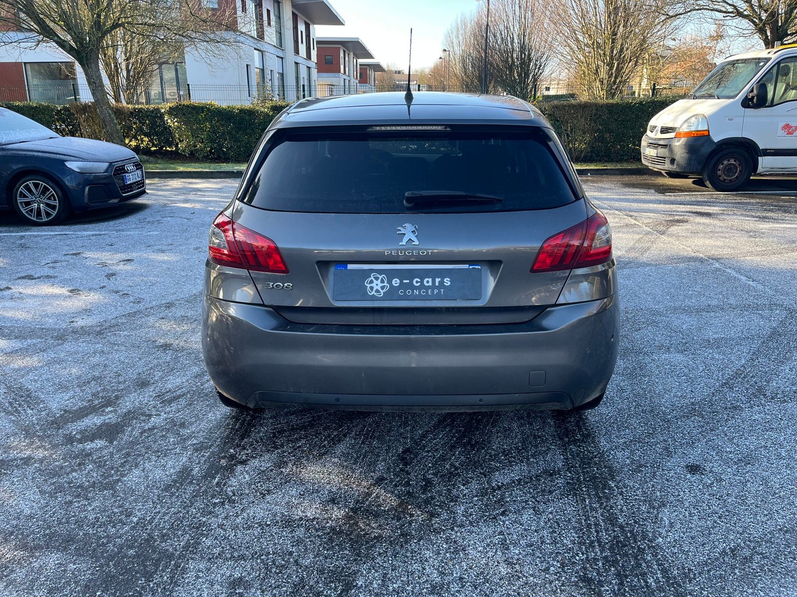 PEUGEOT 308 II (T9) Phase II 1.5 BlueHDi 16V EAT8 S&S 130 cv Boîte auto