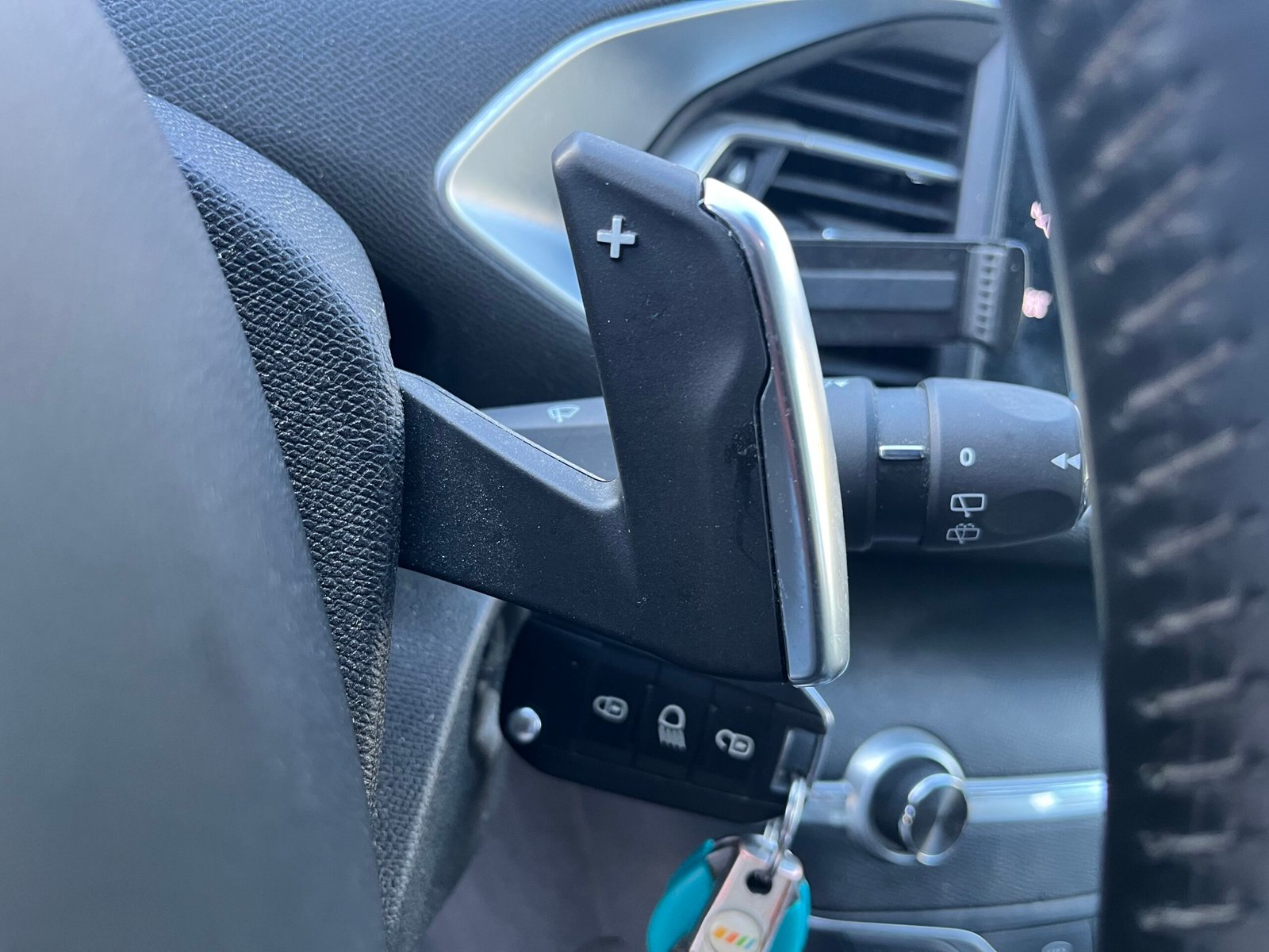 PEUGEOT 308 II (T9) Phase II 1.5 BlueHDi 16V EAT8 S&S 130 cv Boîte auto