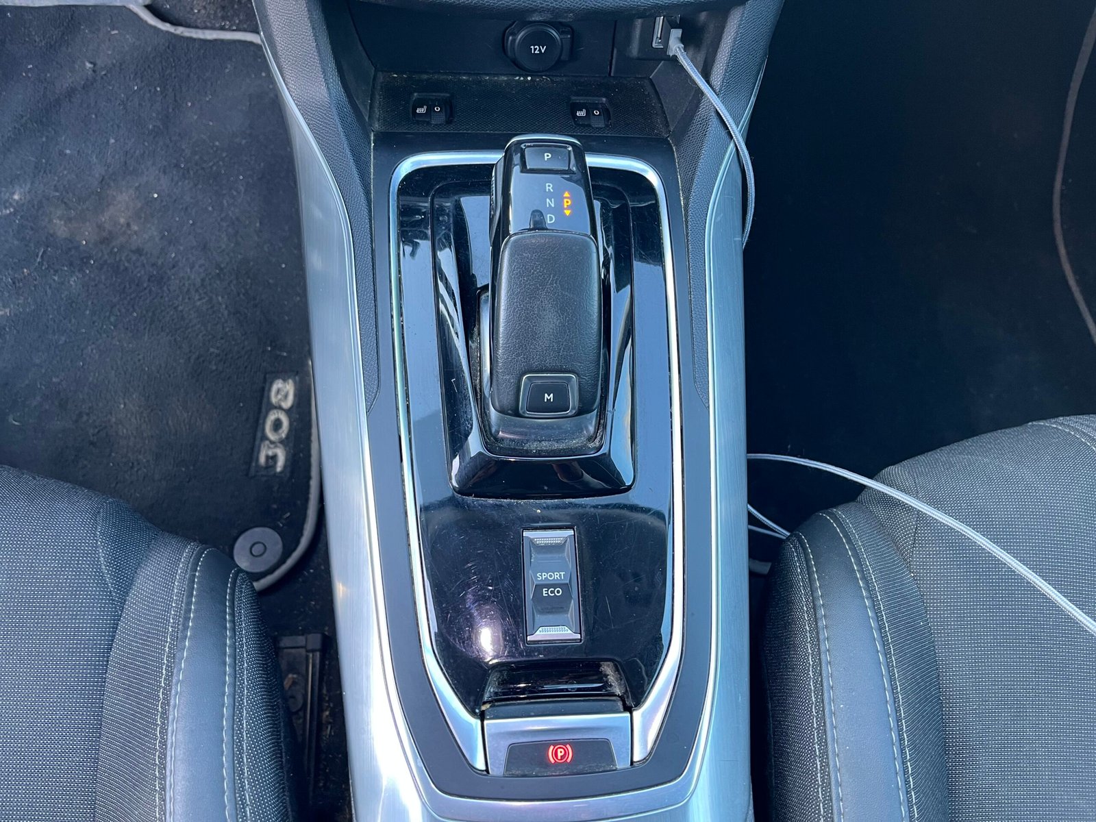 PEUGEOT 308 II (T9) Phase II 1.5 BlueHDi 16V EAT8 S&S 130 cv Boîte auto