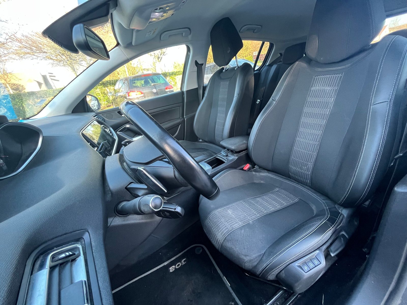 PEUGEOT 308 II (T9) Phase II 1.5 BlueHDi 16V EAT8 S&S 130 cv Boîte auto