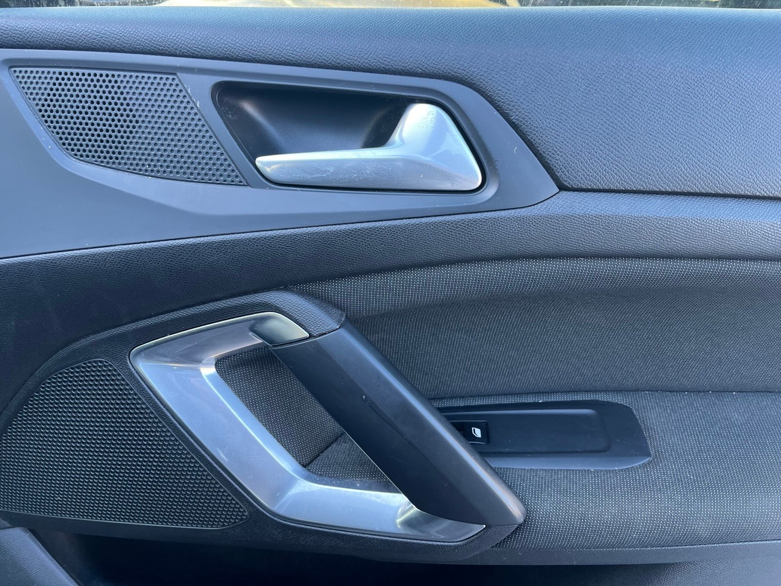 PEUGEOT 308 II (T9) Phase II 1.5 BlueHDi 16V EAT8 S&S 130 cv Boîte auto