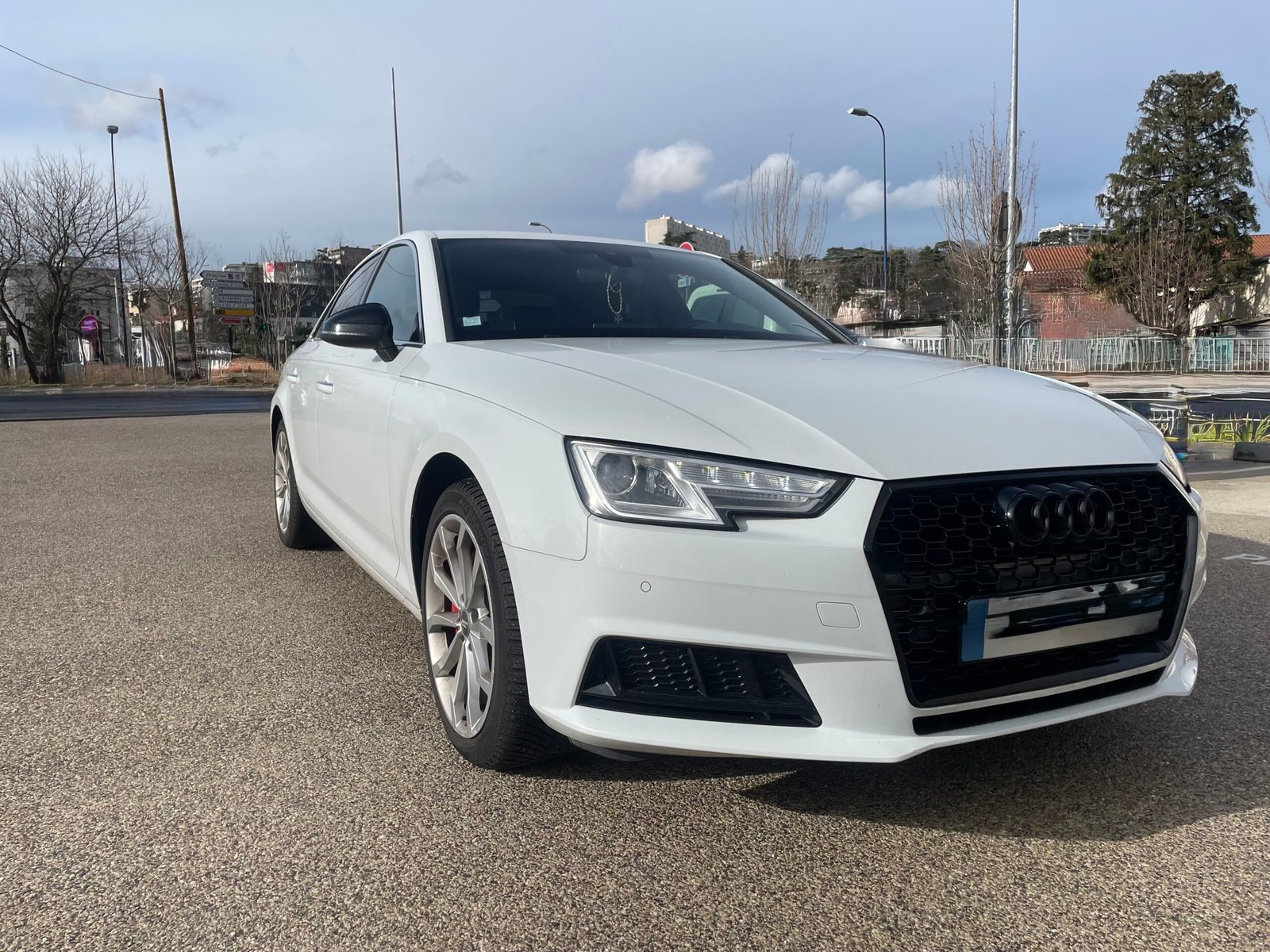 Audi A4 2l TDI design luxe boîte automatique