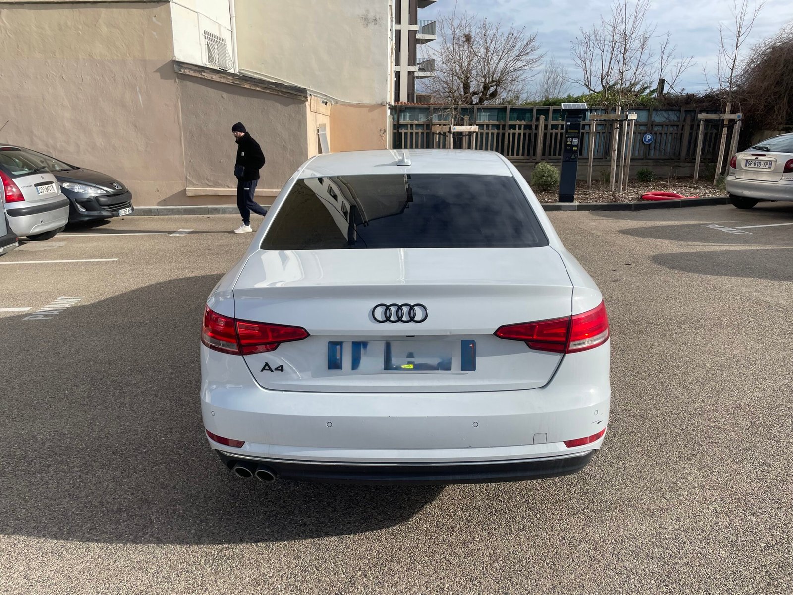 Audi A4 2l TDI design luxe boîte automatique