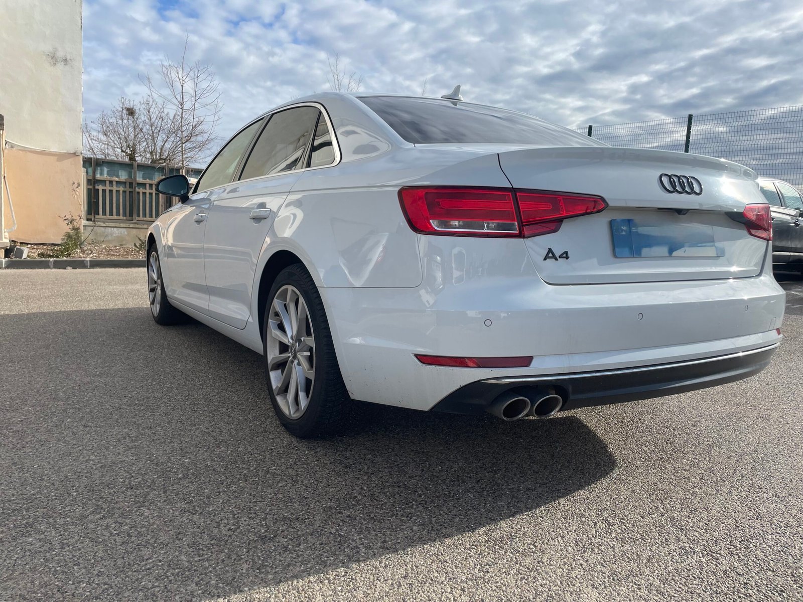 Audi A4 2l TDI design luxe boîte automatique