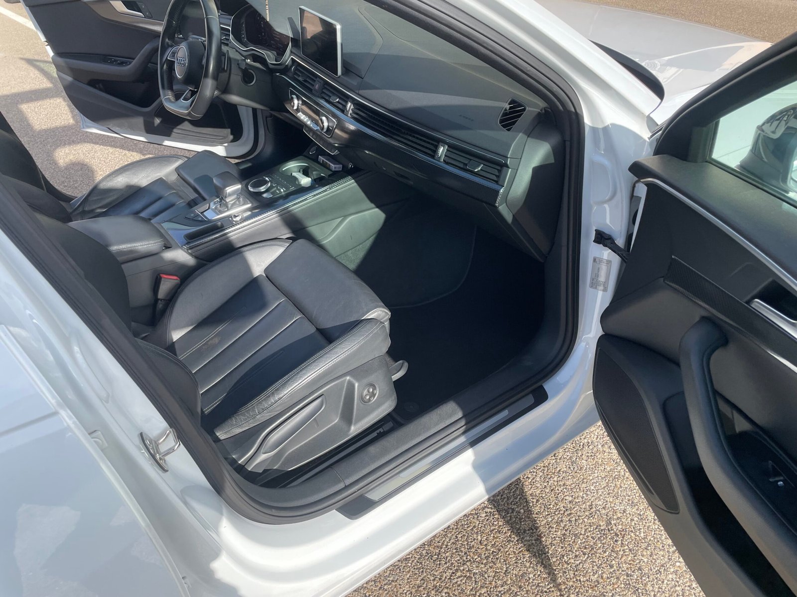 Audi A4 2l TDI design luxe boîte automatique