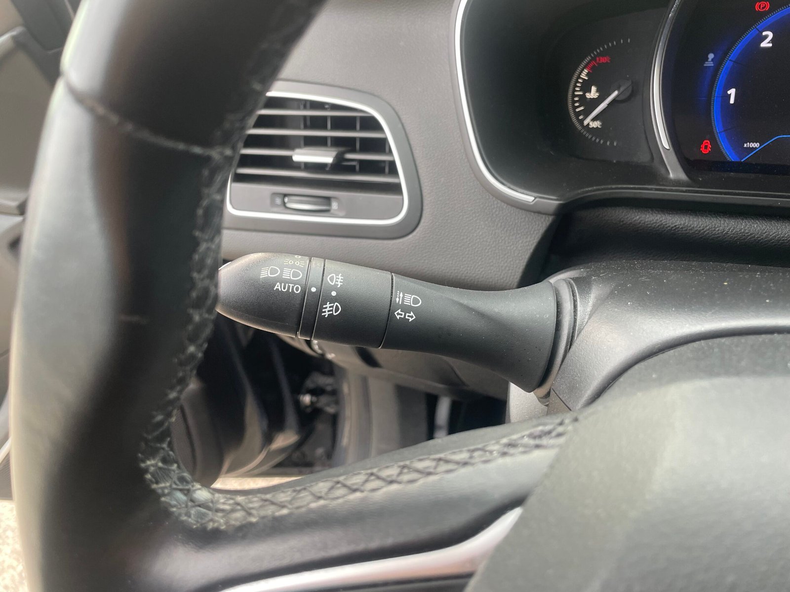 RENAULT Mégane IV 1.6 Blue dCi 115 cv INTENS