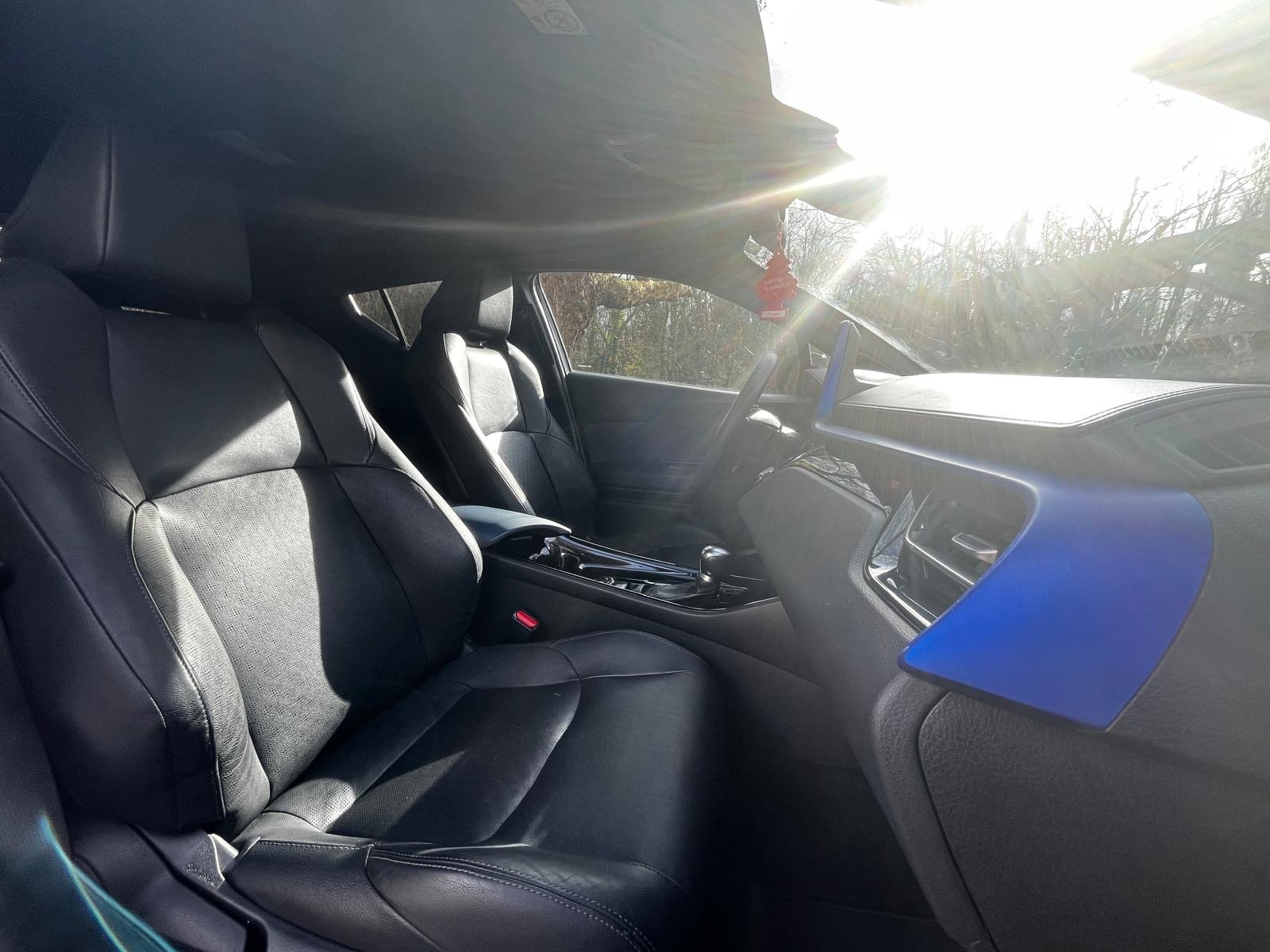 TOYOTA C-HR 1.8 VVT-i Hybrid 122ch “Graphic Pack Premium”