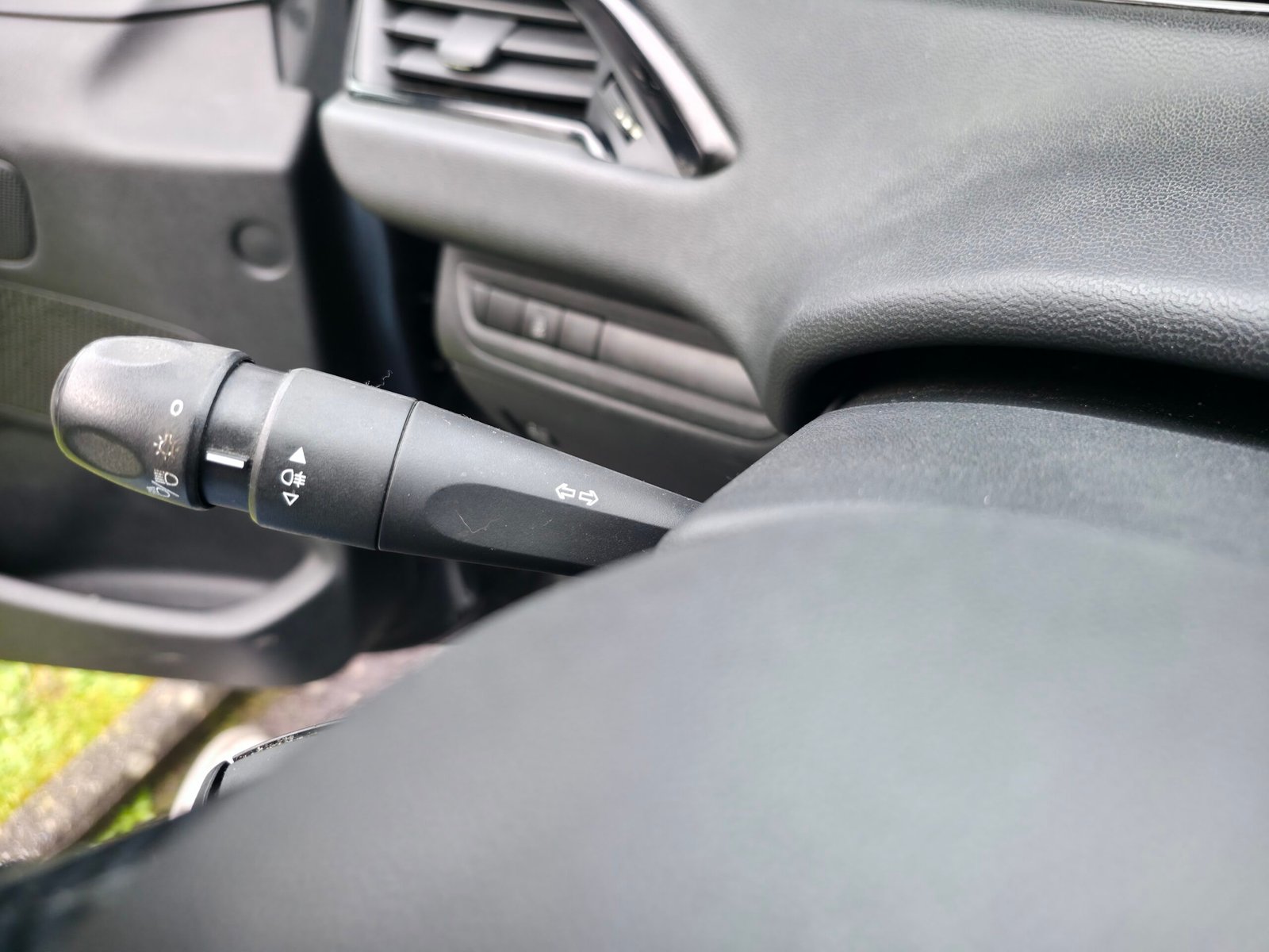 PEUGEOT 208 – 1.2 PureTech 82ch