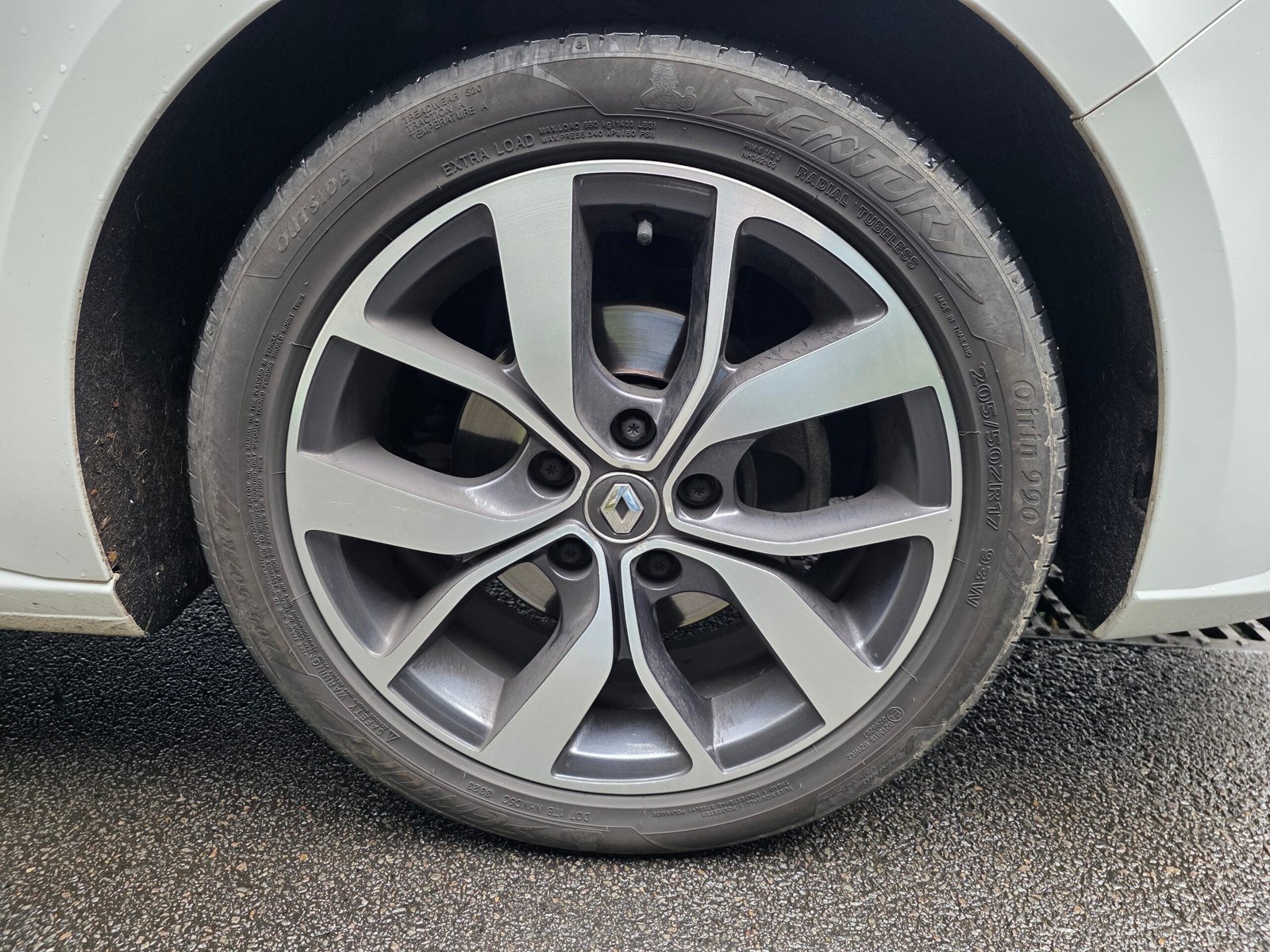 RENAULT MEGANE IV – 1.5 dCi 110ch EDC Intens Bose