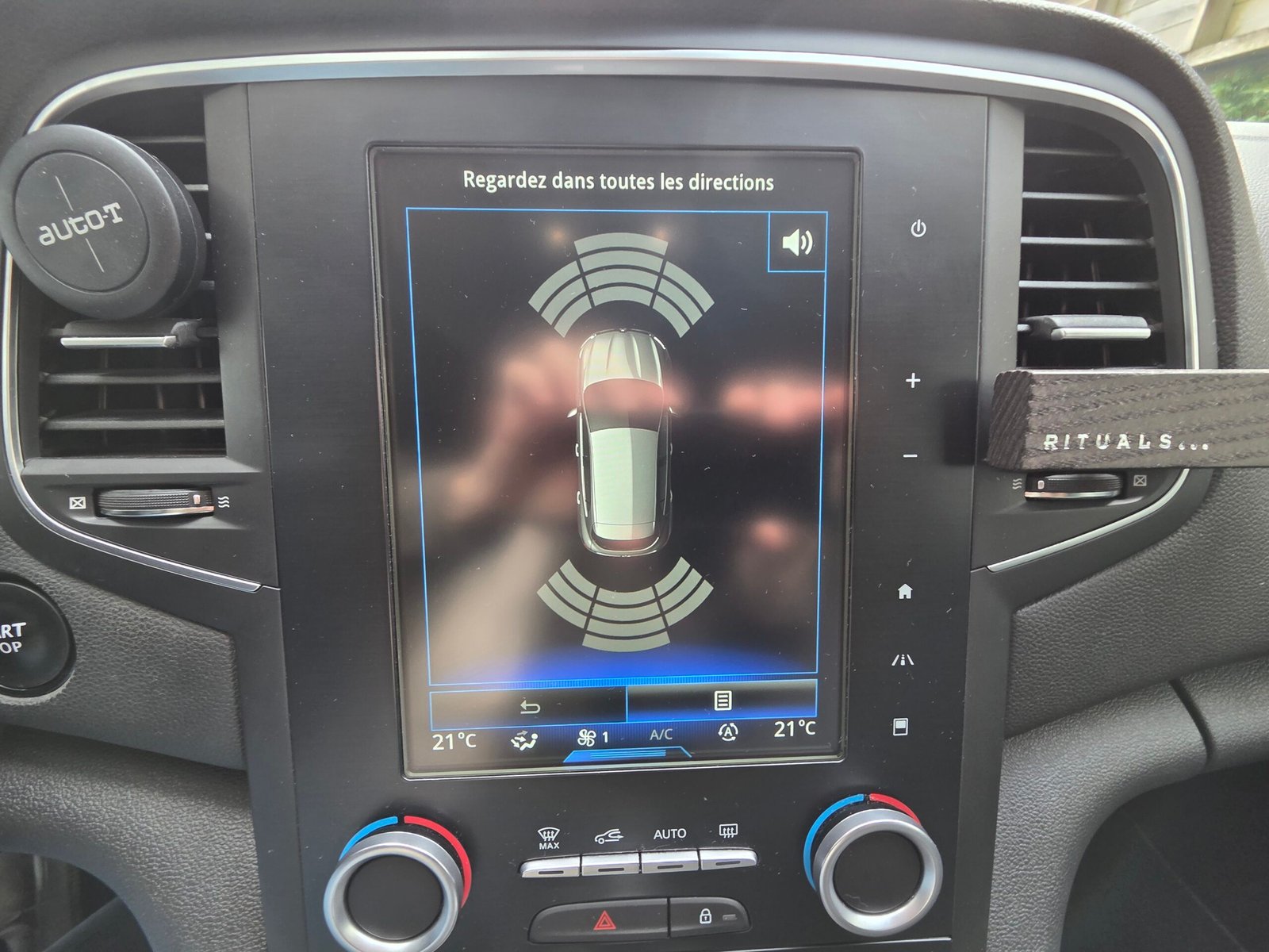 RENAULT MEGANE IV – 1.5 dCi 110ch EDC Intens Bose