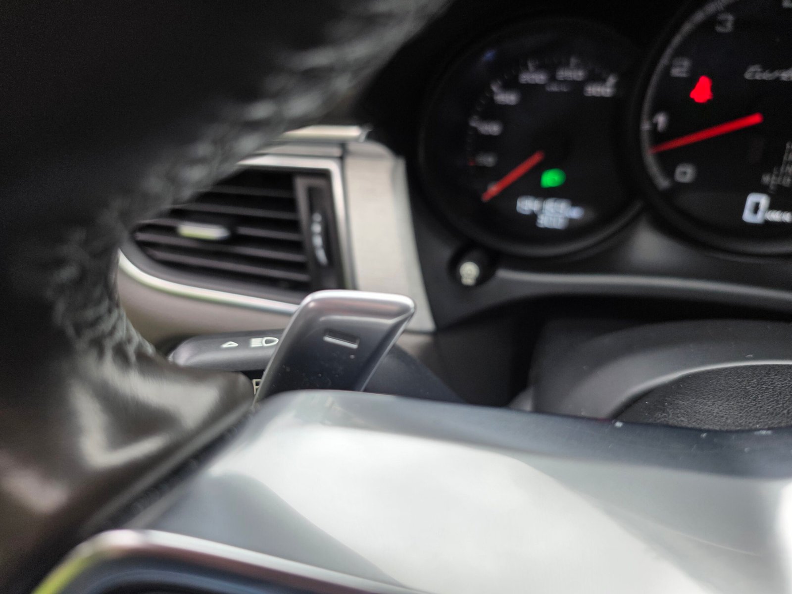 PORSCHE MACAN TURBO – V6 3.6 Biturbo 400ch