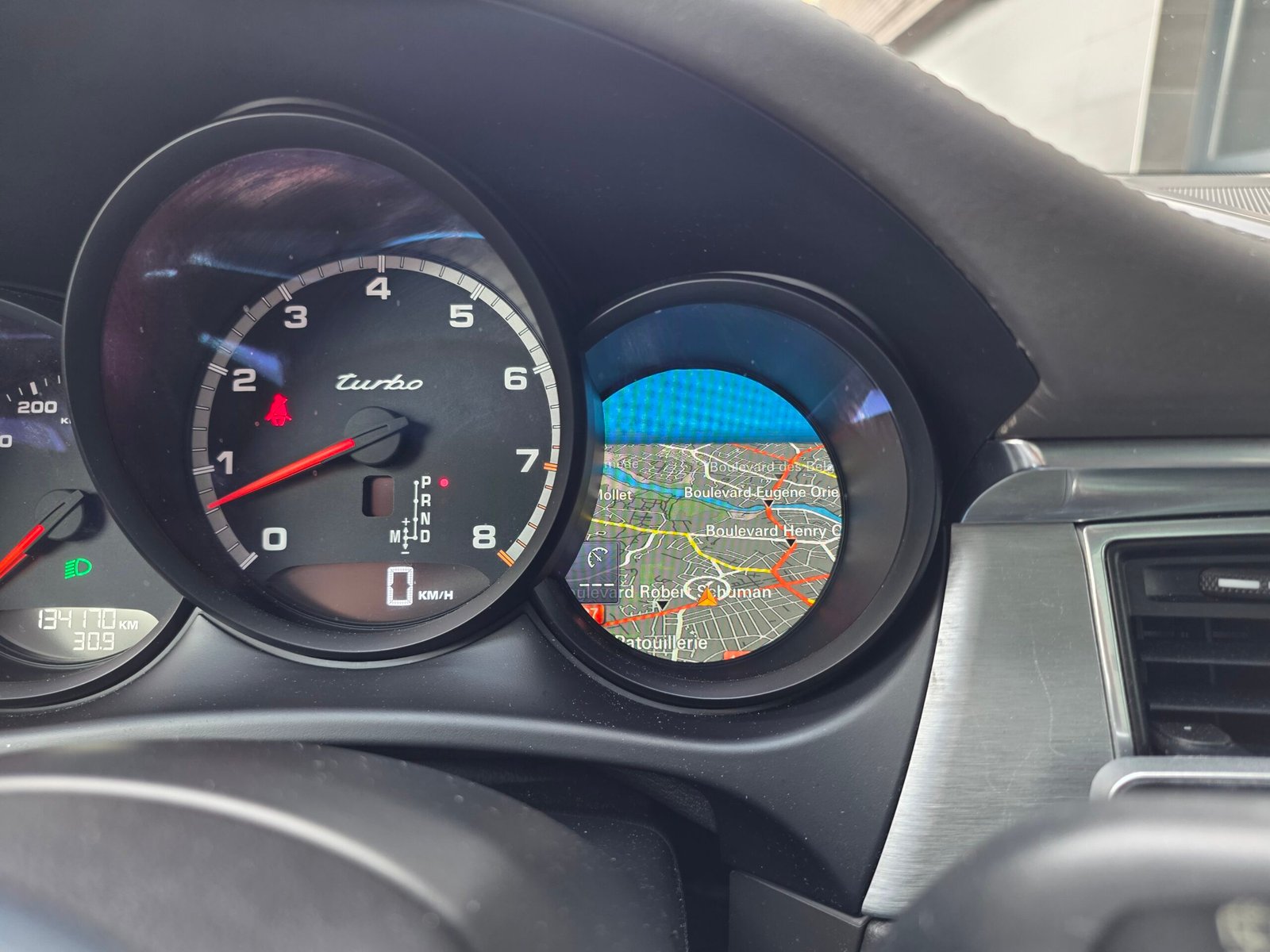 PORSCHE MACAN TURBO – V6 3.6 Biturbo 400ch