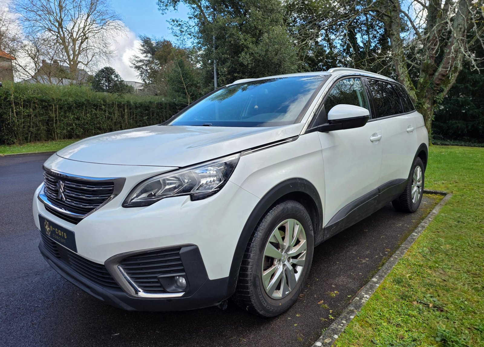 PEUGEOT 5008 – 1.6 BlueHDi 120ch Active