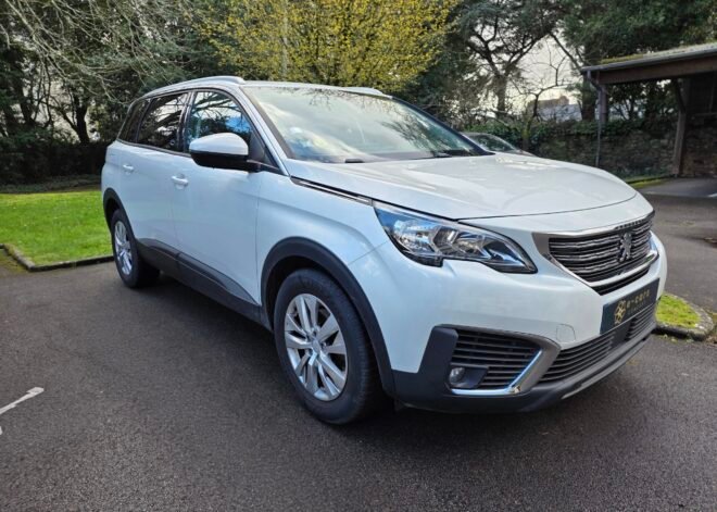 PEUGEOT 5008 – 1.6 BlueHDi 120ch Active