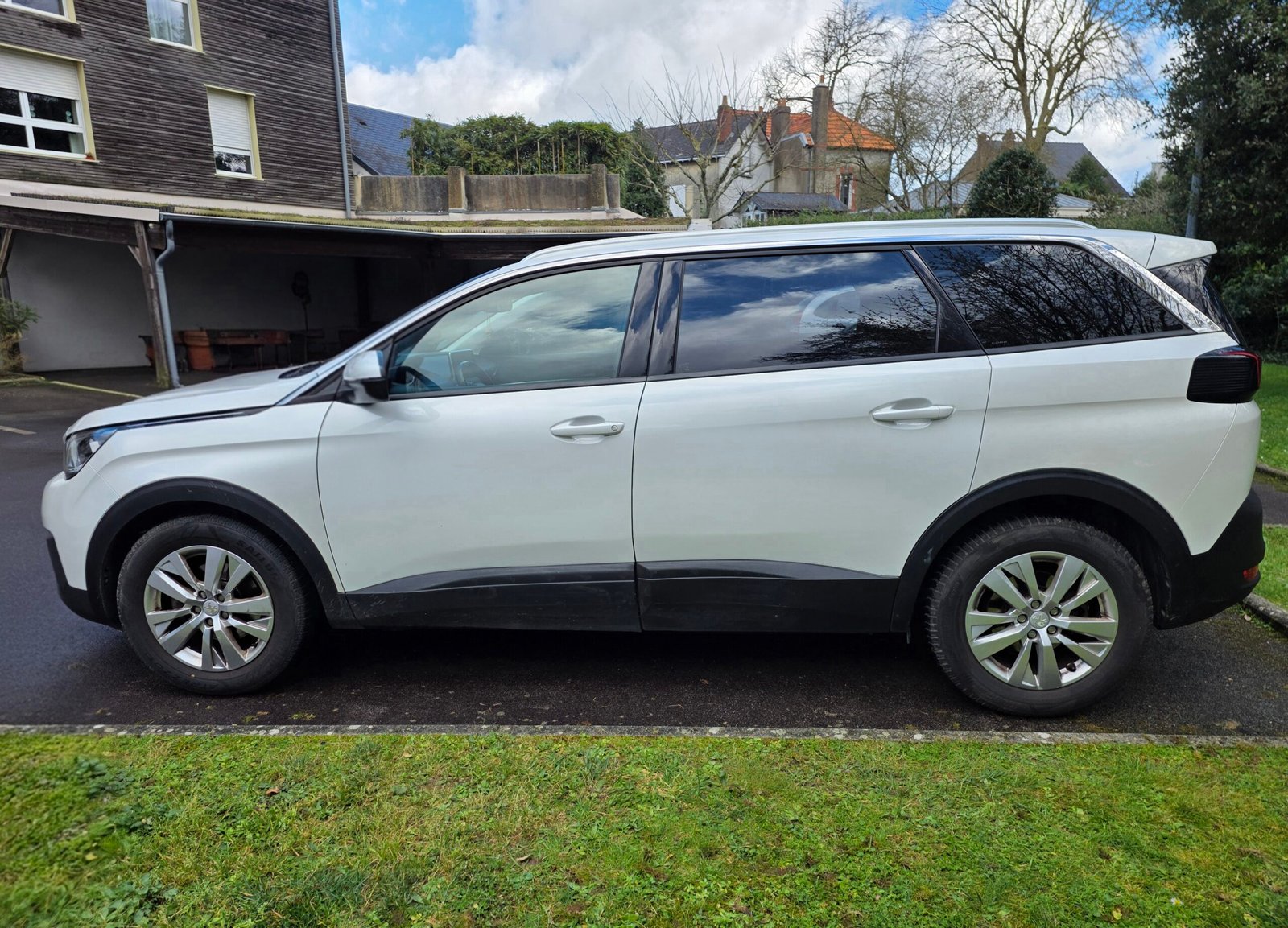PEUGEOT 5008 – 1.6 BlueHDi 120ch Active