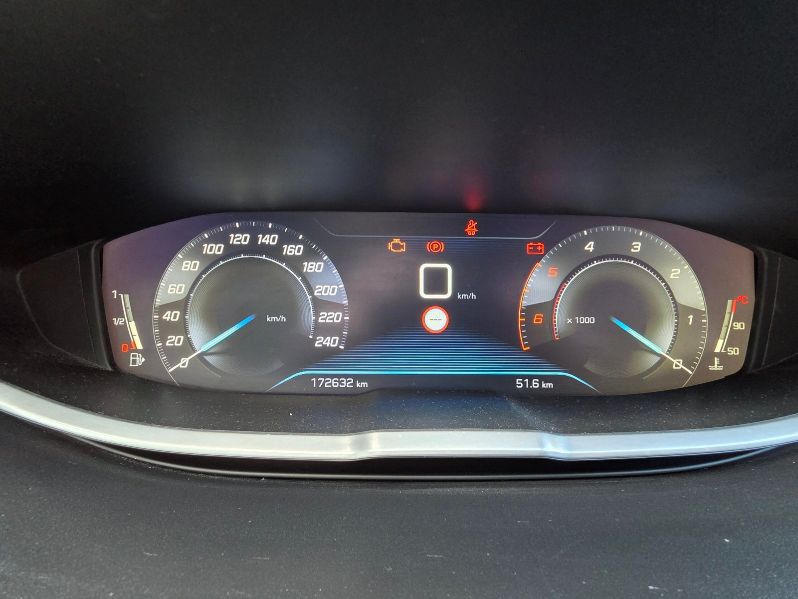 PEUGEOT 5008 – 1.6 BlueHDi 120ch Active