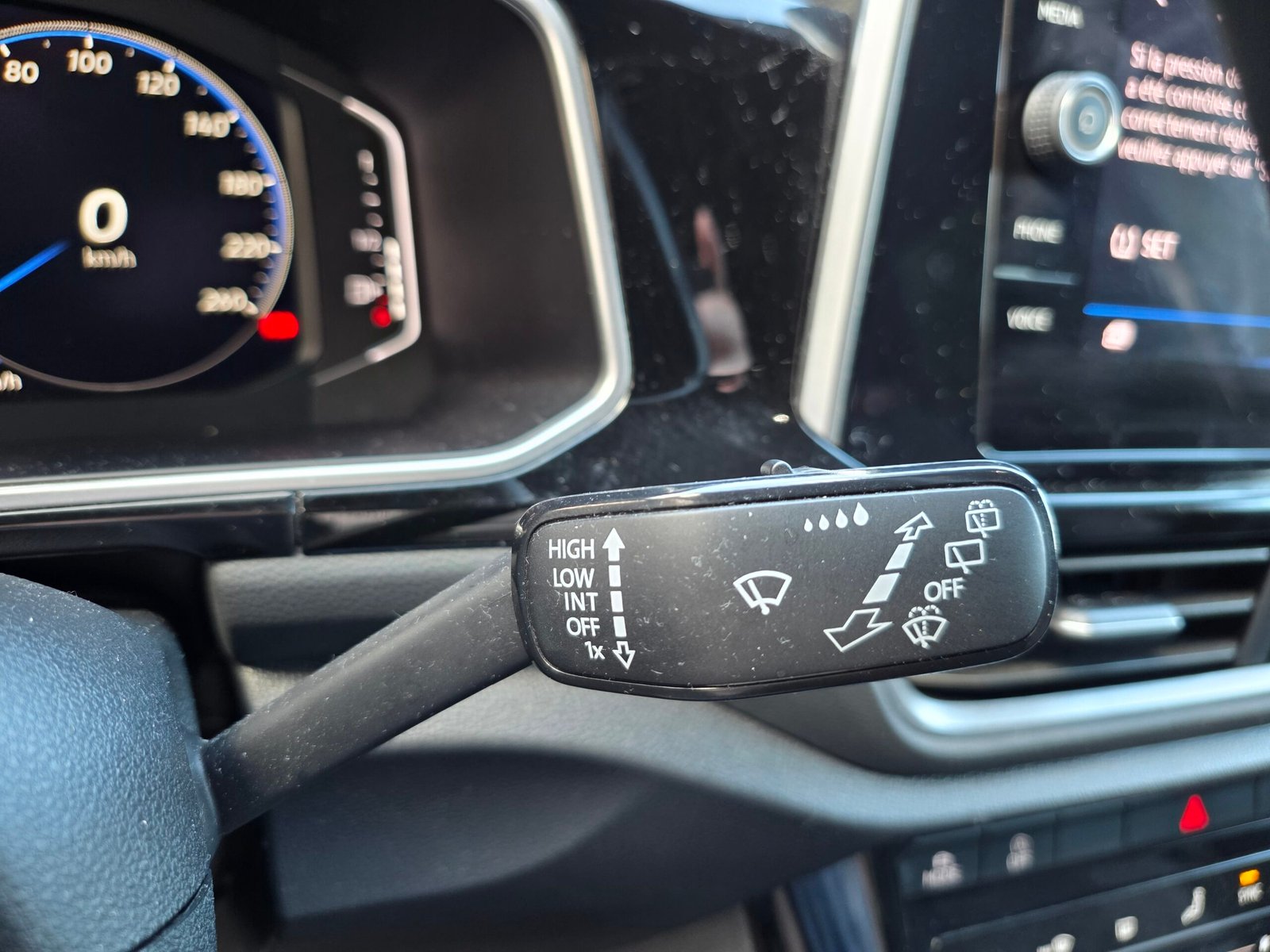 VOLKSWAGEN T-ROC 2.0 150ch TDI R-LINE Phase 2