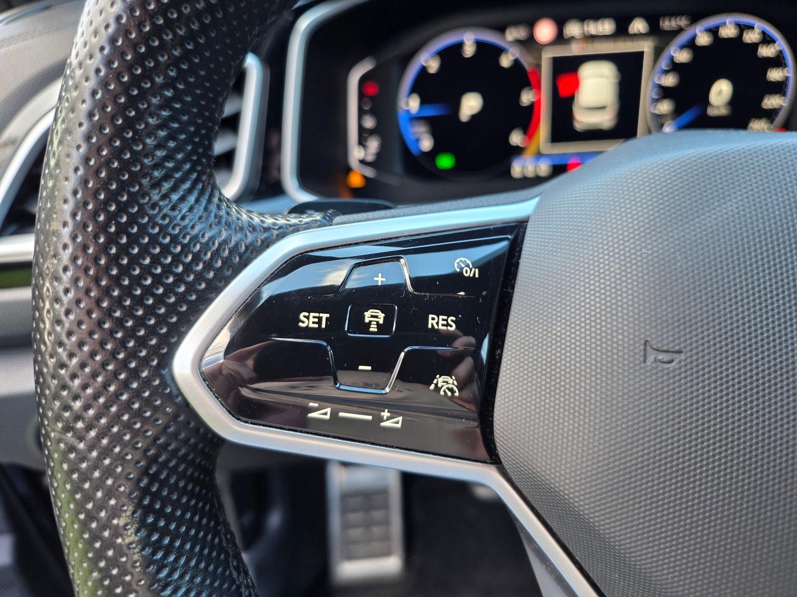 VOLKSWAGEN T-ROC 2.0 150ch TDI R-LINE Phase 2