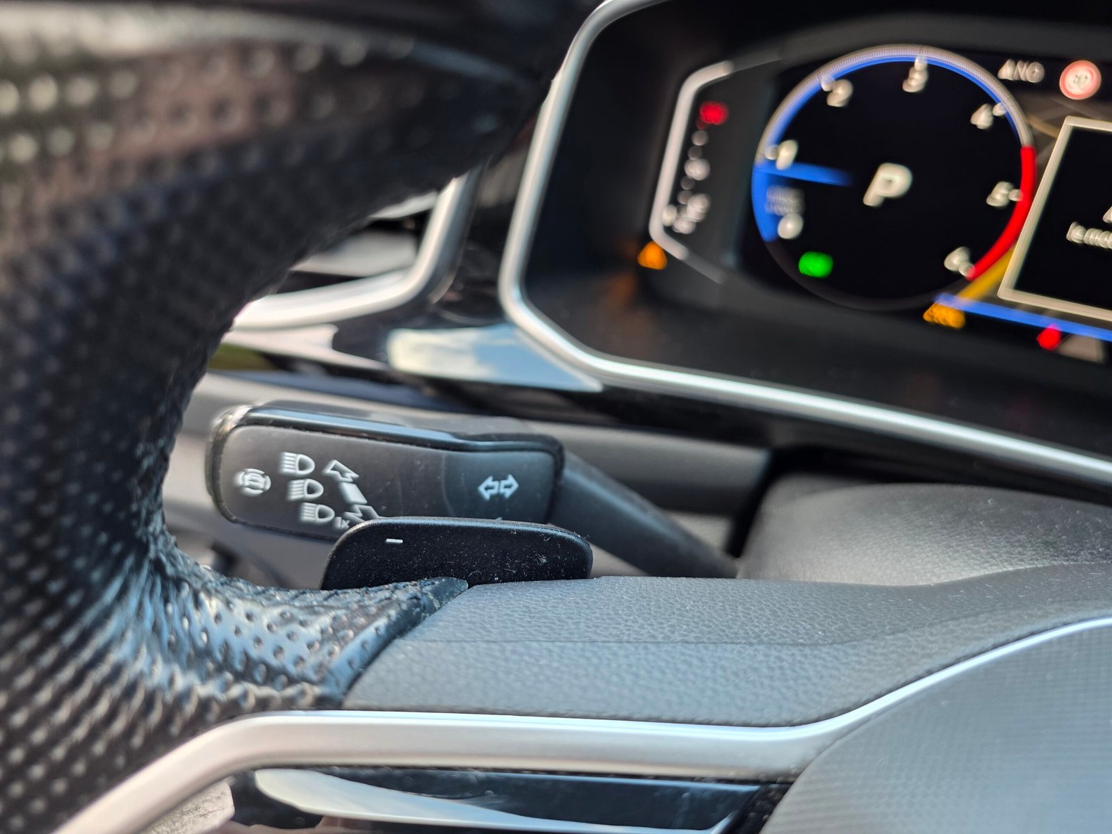 VOLKSWAGEN T-ROC 2.0 150ch TDI R-LINE Phase 2