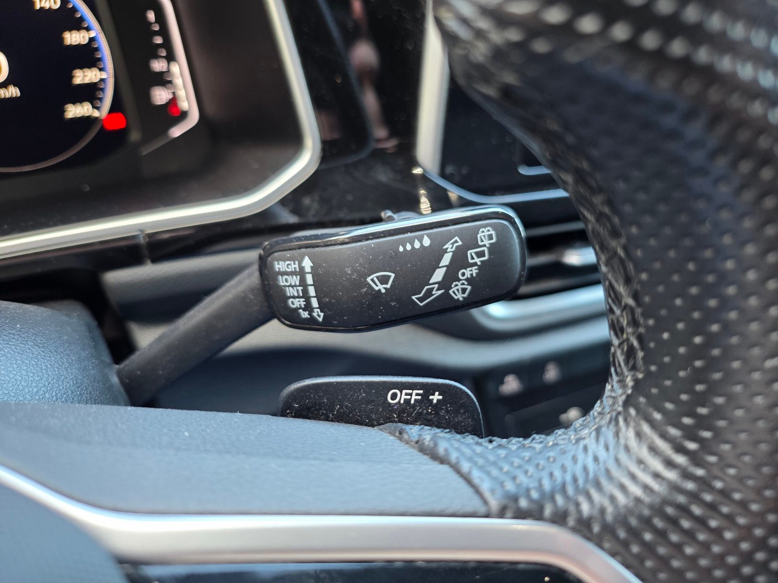 VOLKSWAGEN T-ROC 2.0 150ch TDI R-LINE Phase 2