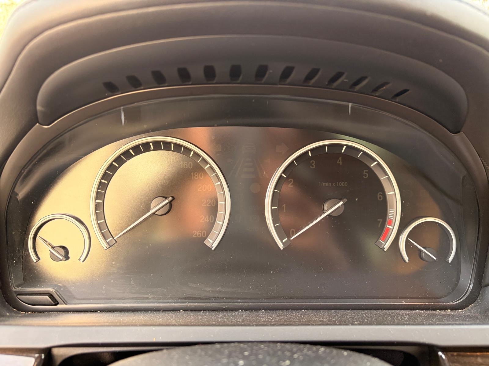 BMW Série 7 (F01) Berline 750i 4.4 i V8 32V Steptronic-6 407 cv Boîte auto