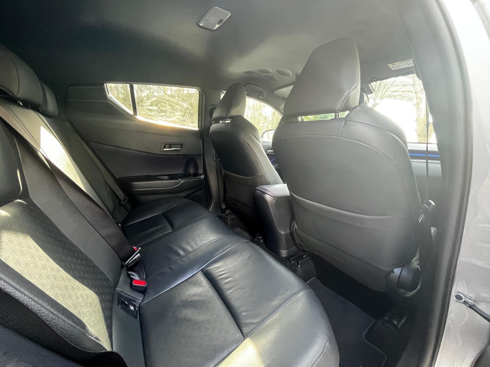 TOYOTA C-HR 1.8 VVT-i Hybrid 122ch “Graphic Pack Premium”