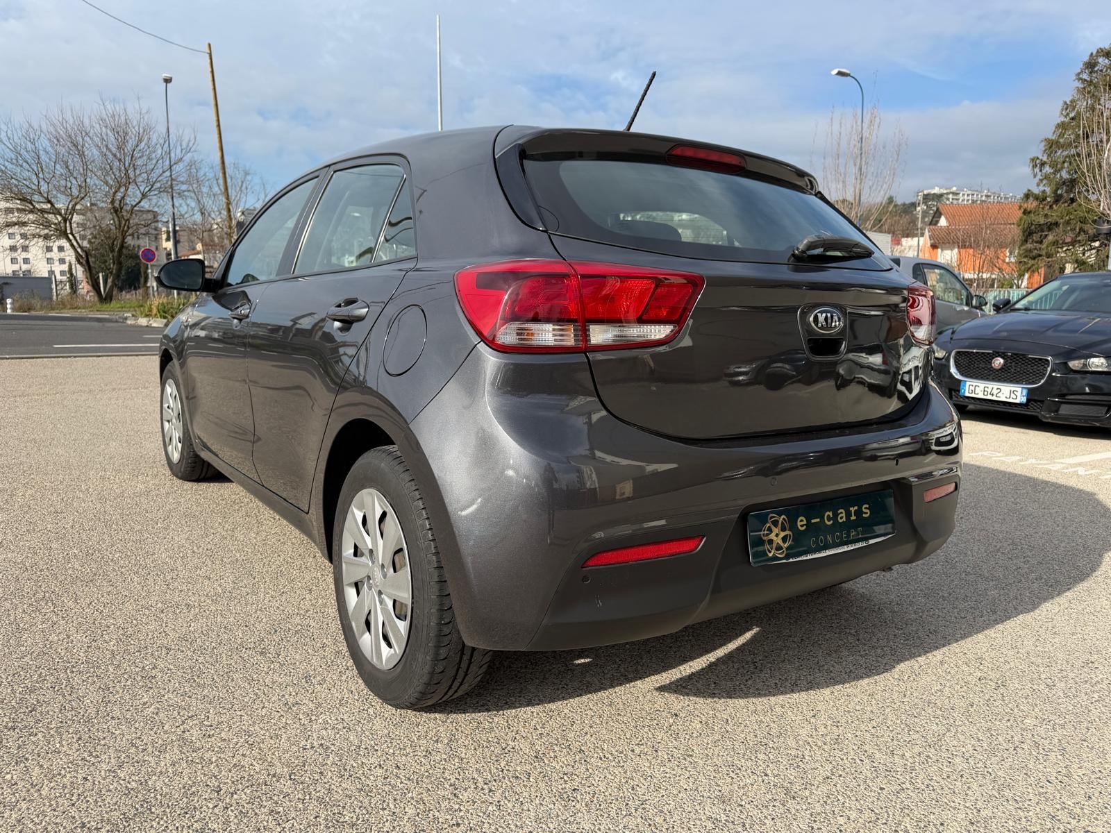 KIA Rio IV 1.2 CVVT essence 84ch