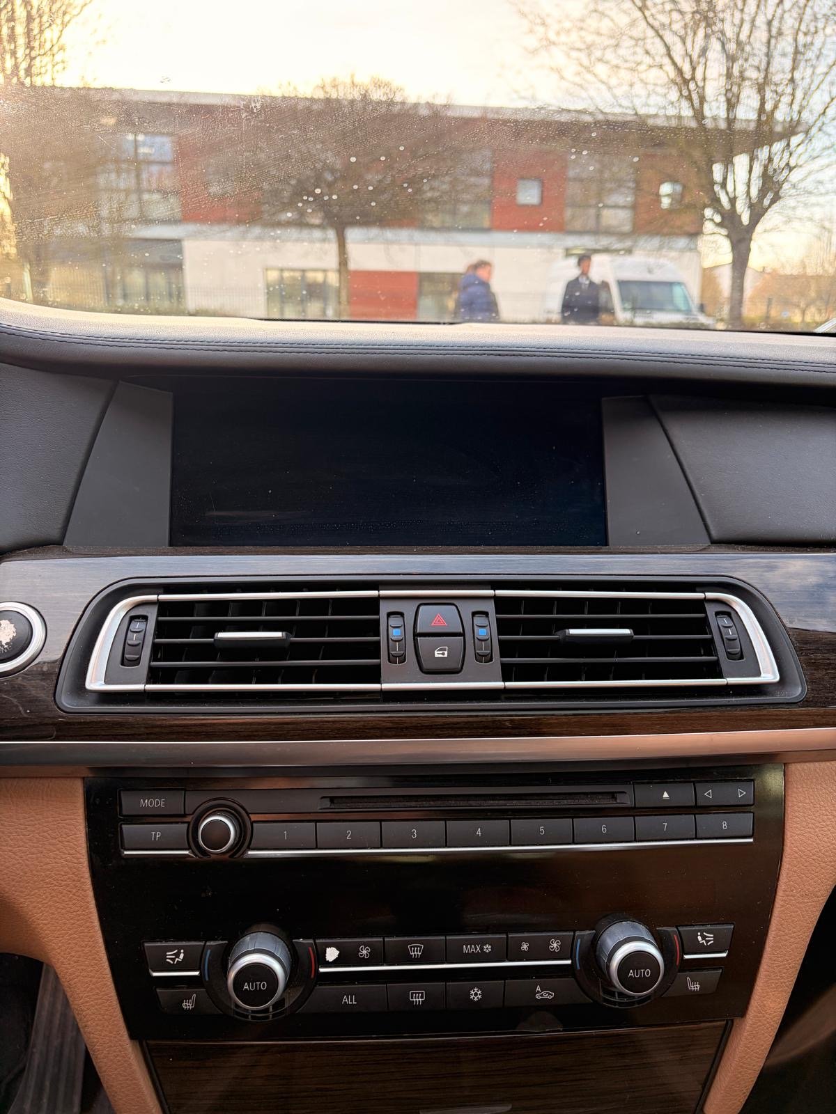 BMW Série 7 (F01) Berline 750i 4.4 i V8 32V Steptronic-6 407 cv Boîte auto