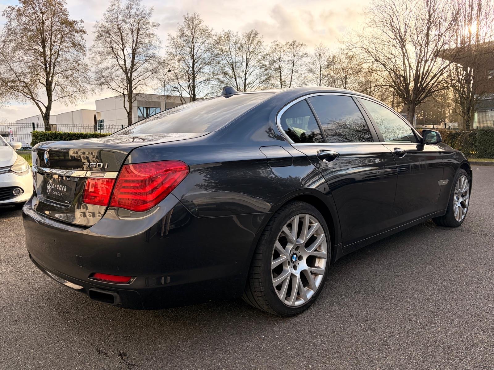 BMW Série 7 (F01) Berline 750i 4.4 i V8 32V Steptronic-6 407 cv Boîte auto