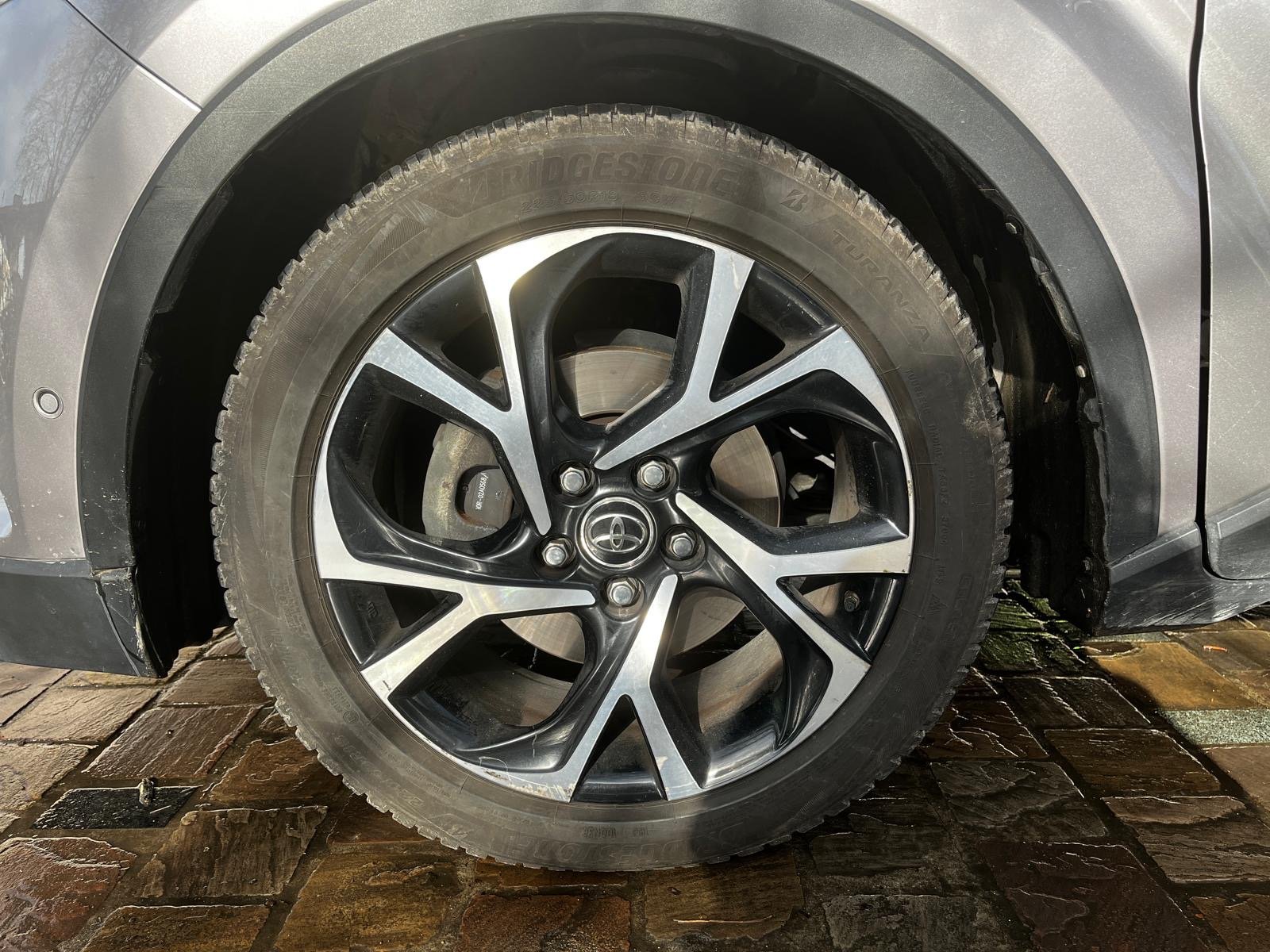 TOYOTA C-HR 1.8 VVT-i Hybrid 122ch “Graphic Pack Premium”