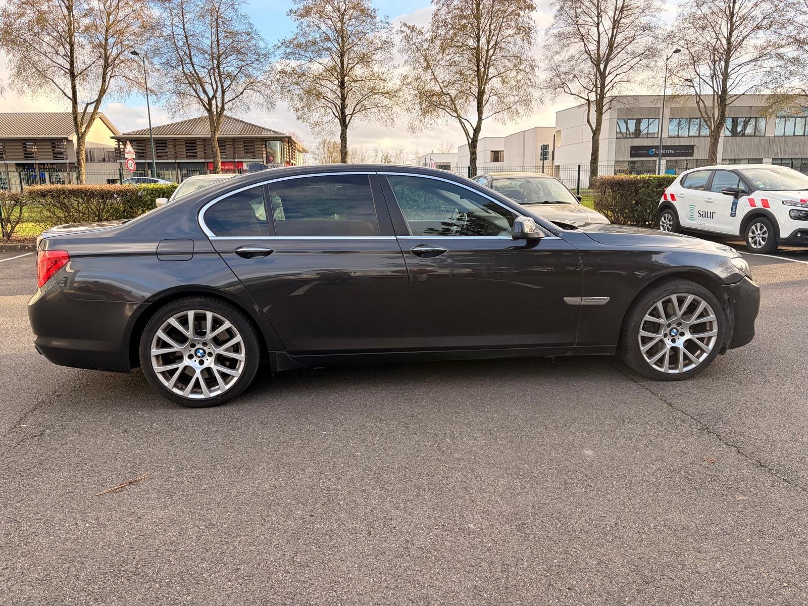 BMW Série 7 (F01) Berline 750i 4.4 i V8 32V Steptronic-6 407 cv Boîte auto