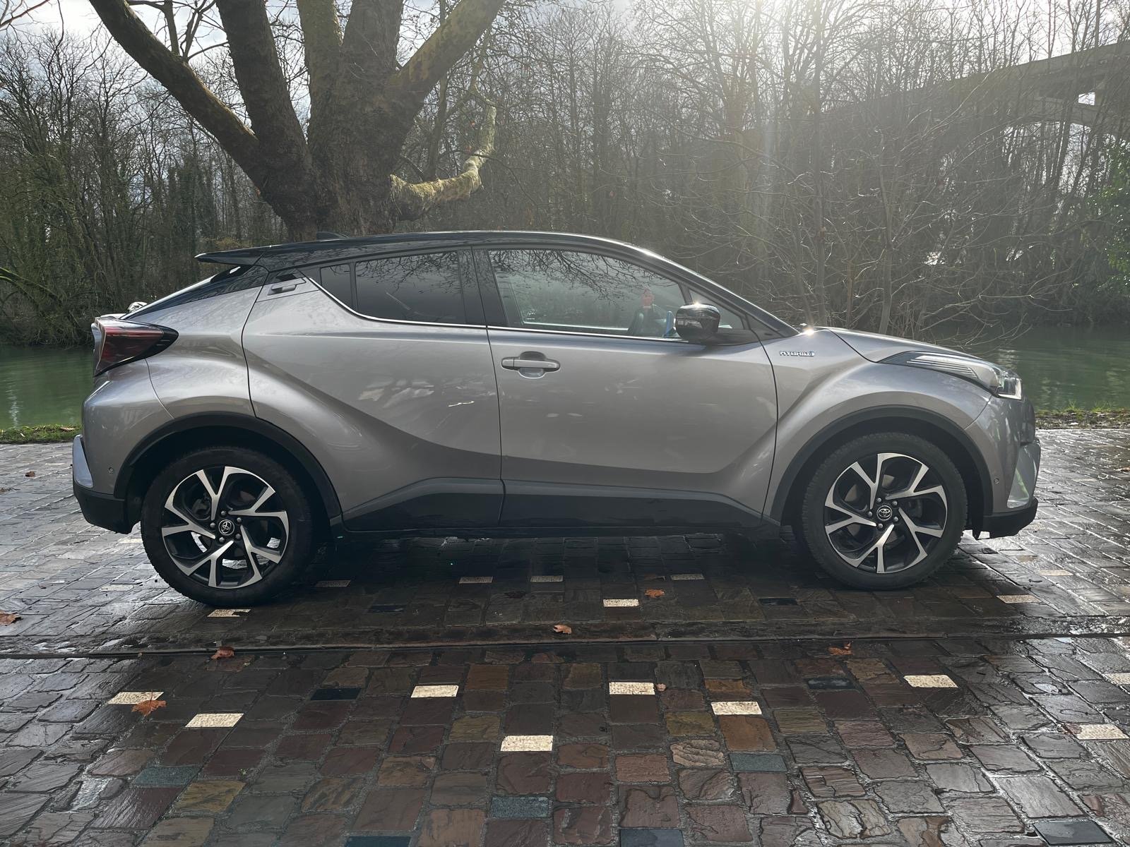 TOYOTA C-HR 1.8 VVT-i Hybrid 122ch “Graphic Pack Premium”