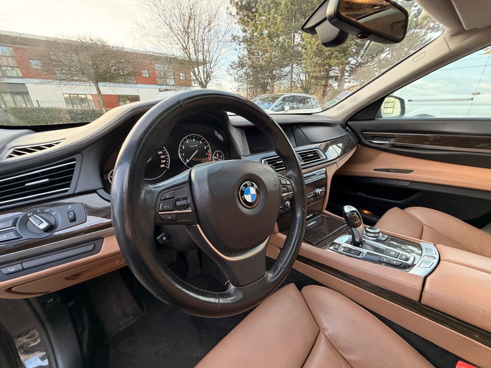 BMW Série 7 (F01) Berline 750i 4.4 i V8 32V Steptronic-6 407 cv Boîte auto