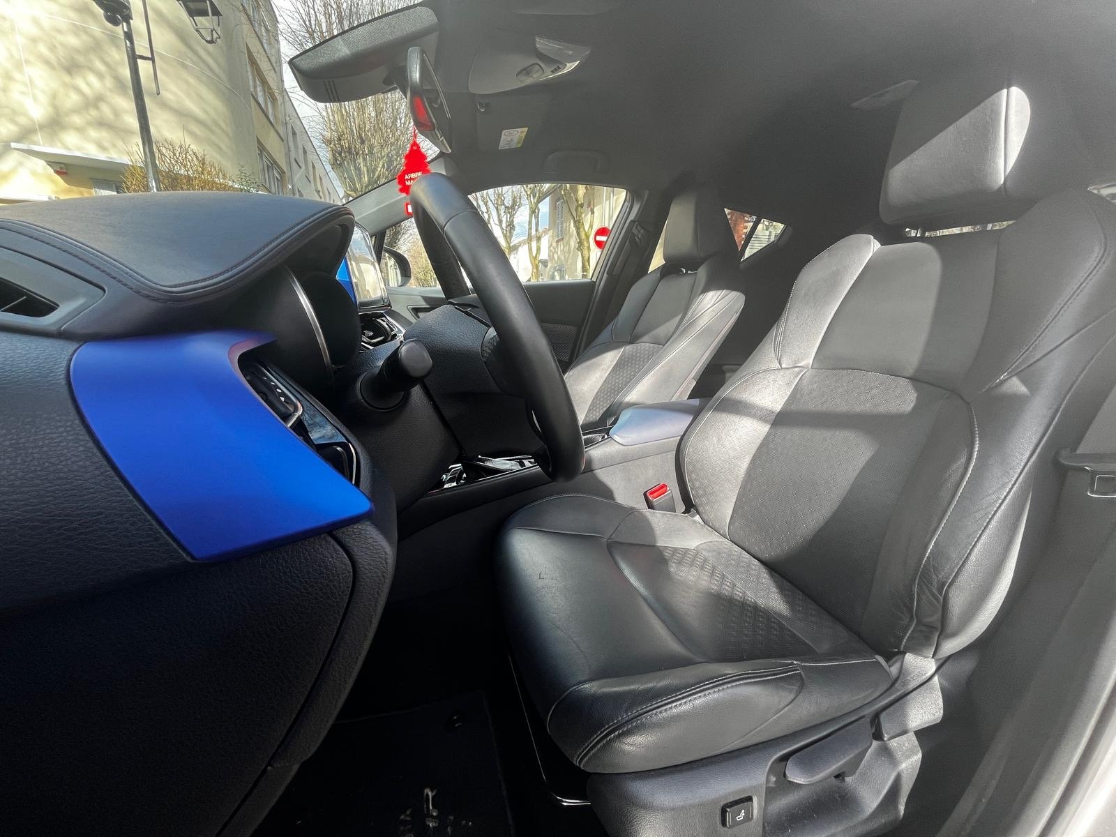 TOYOTA C-HR 1.8 VVT-i Hybrid 122ch “Graphic Pack Premium”