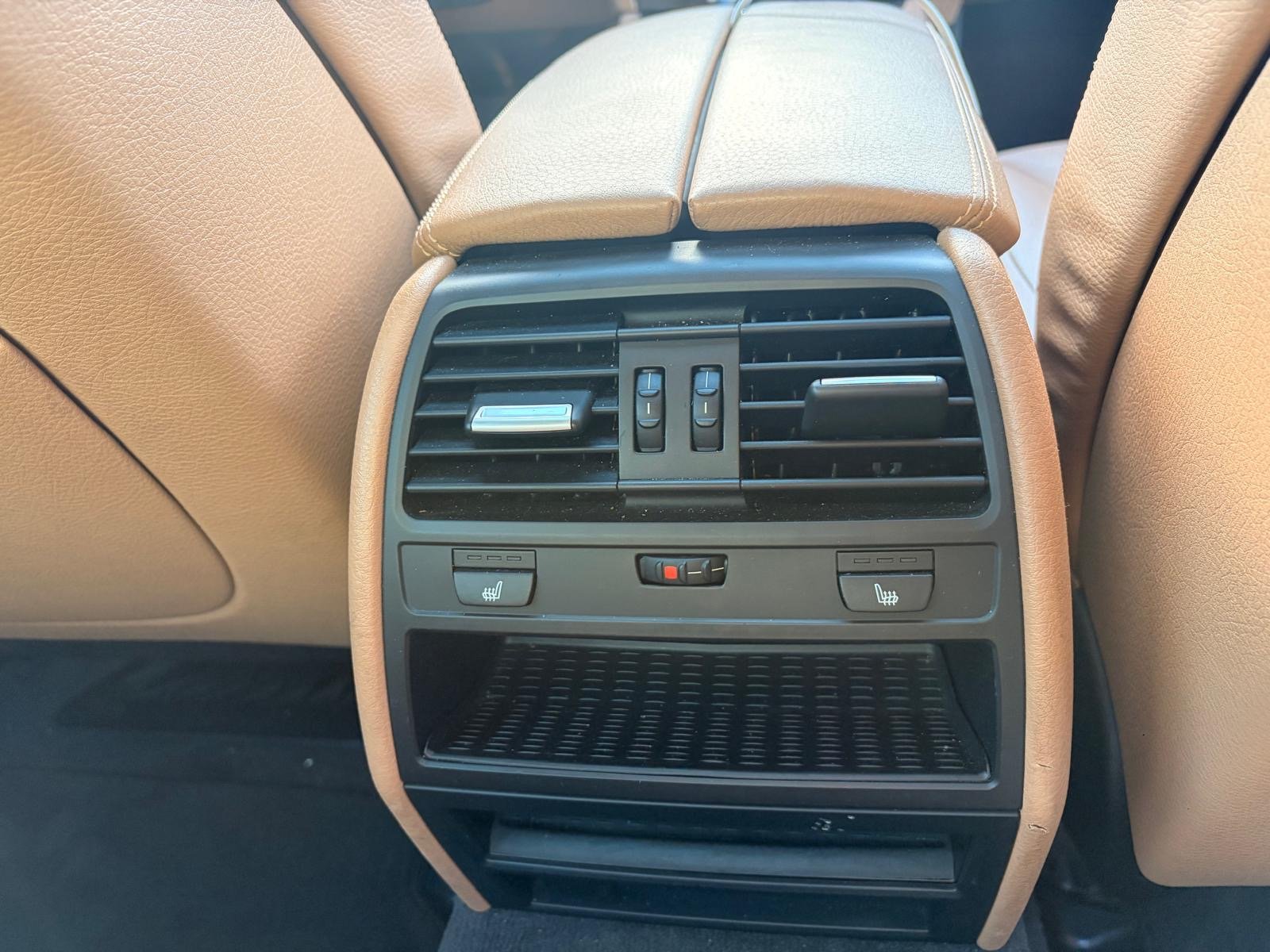 BMW Série 7 (F01) Berline 750i 4.4 i V8 32V Steptronic-6 407 cv Boîte auto