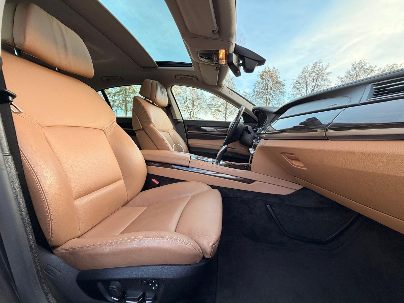 BMW Série 7 (F01) Berline 750i 4.4 i V8 32V Steptronic-6 407 cv Boîte auto