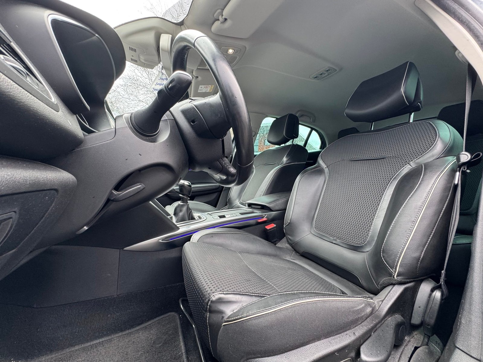 RENAULT Mégane IV Hatchback 1.2 TCe 16V 130 cv Édition Bose