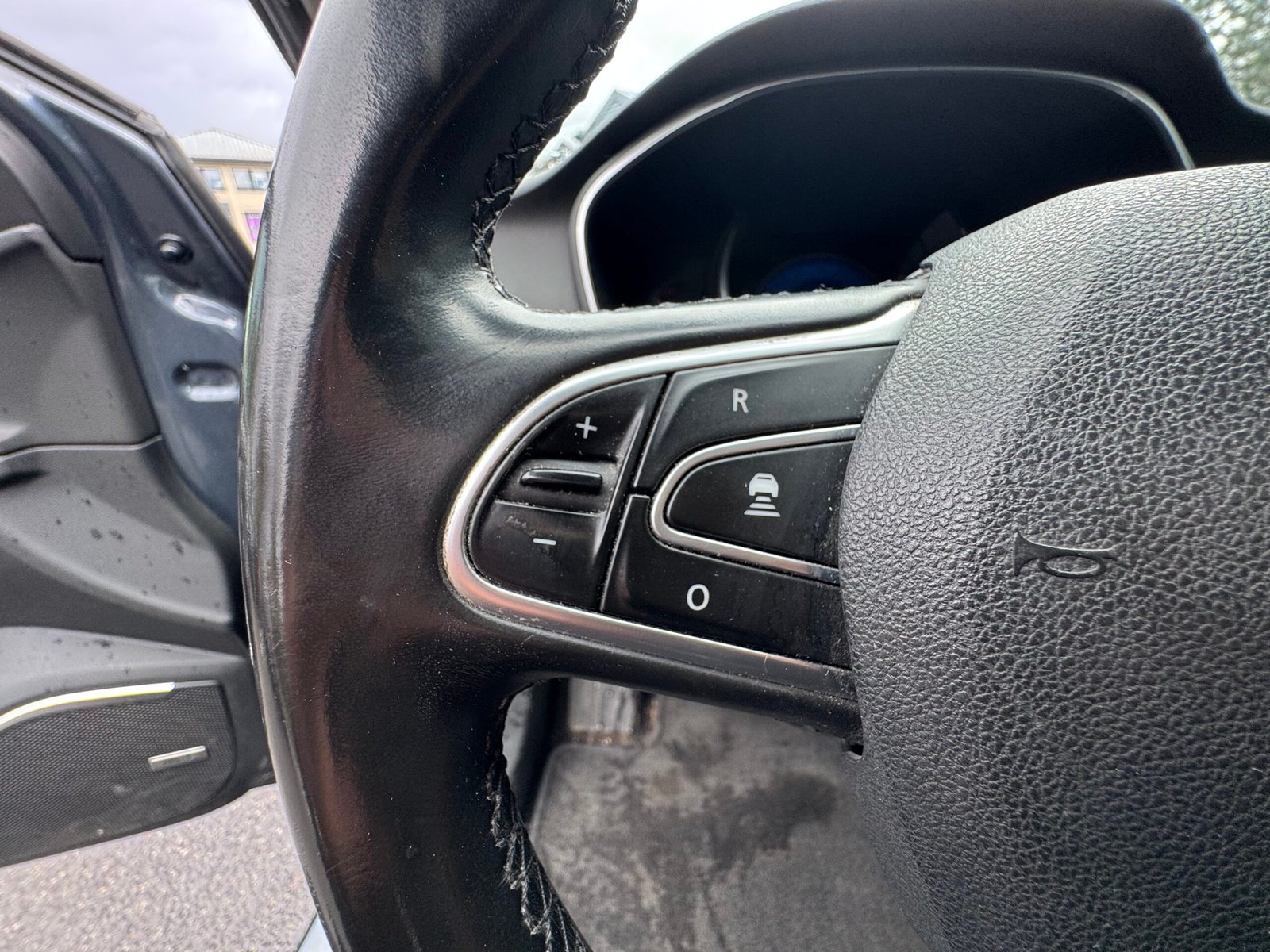 RENAULT Mégane IV Hatchback 1.2 TCe 16V 130 cv Édition Bose