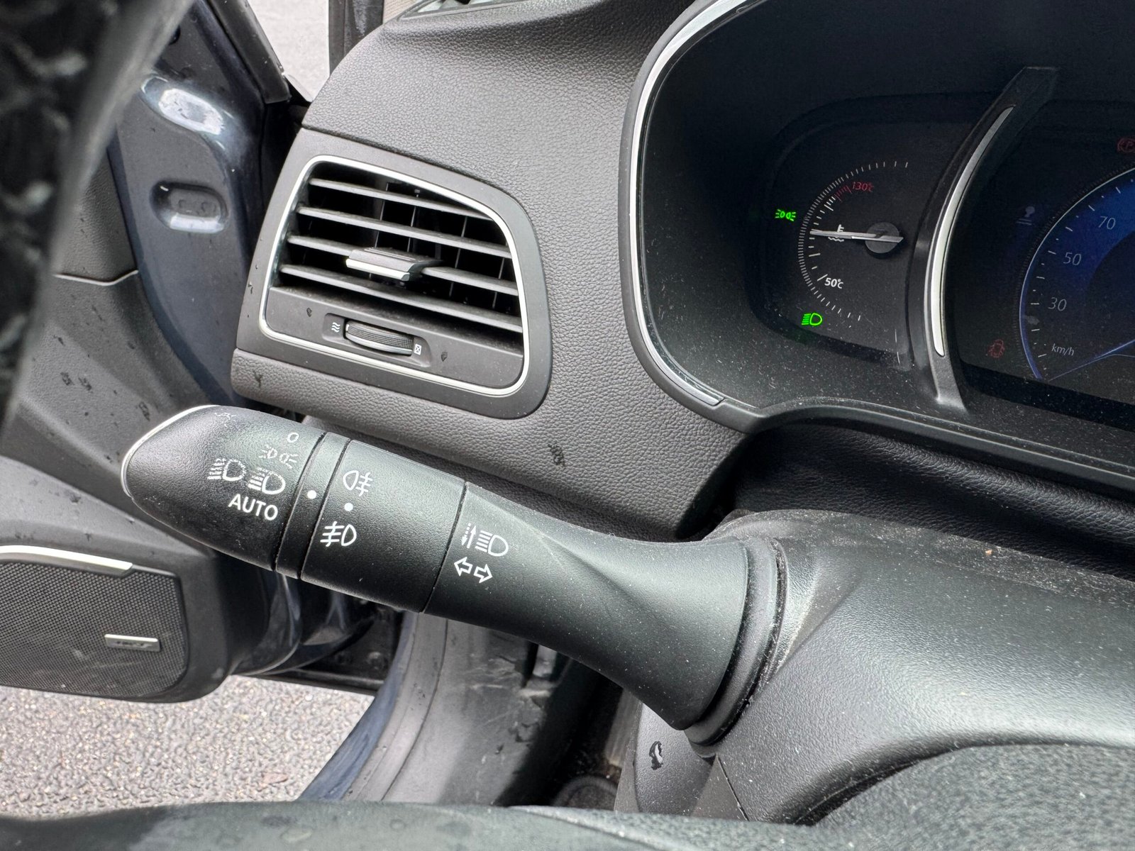 RENAULT Mégane IV Hatchback 1.2 TCe 16V 130 cv Édition Bose