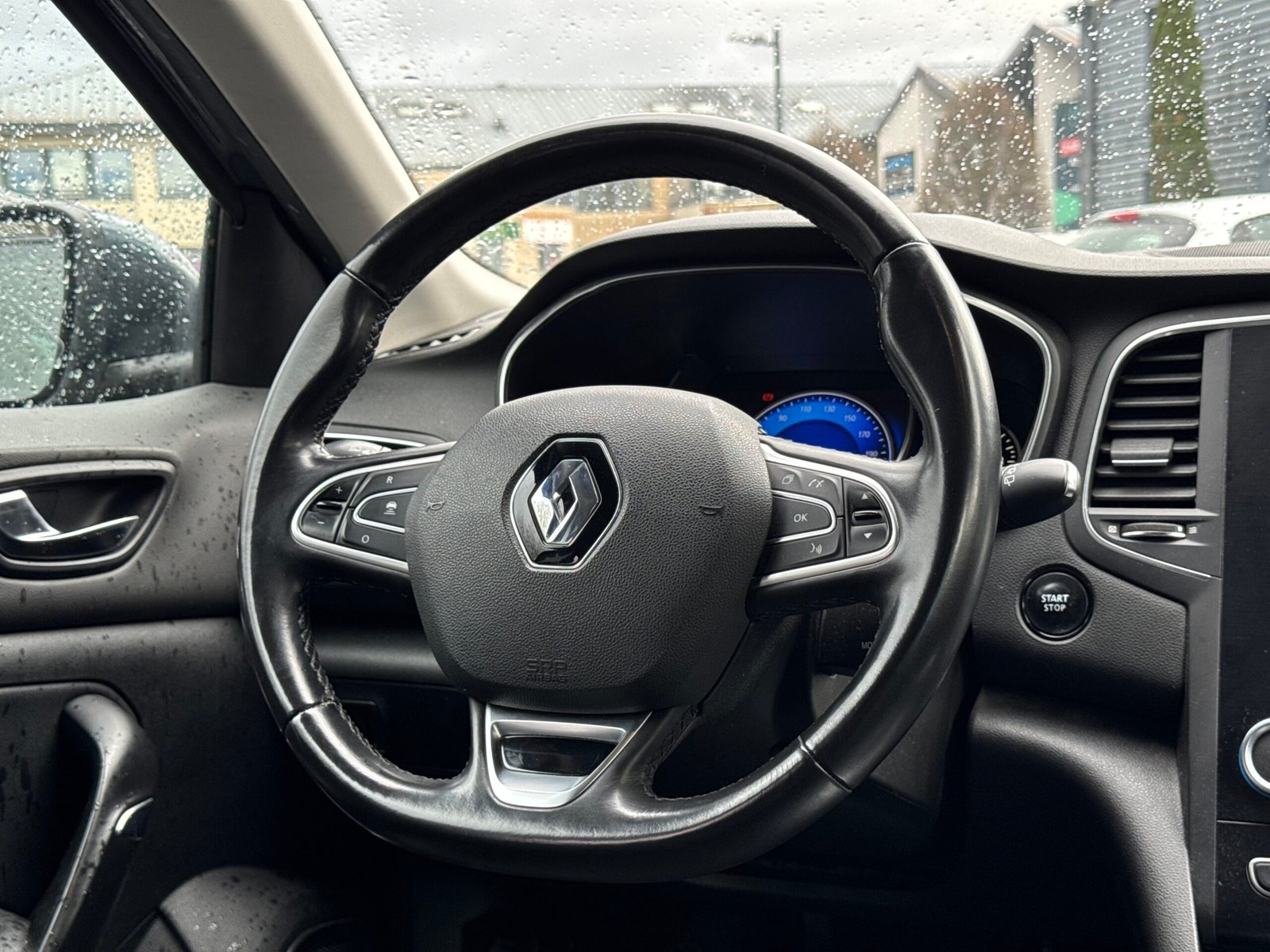 RENAULT Mégane IV Hatchback 1.2 TCe 16V 130 cv Édition Bose