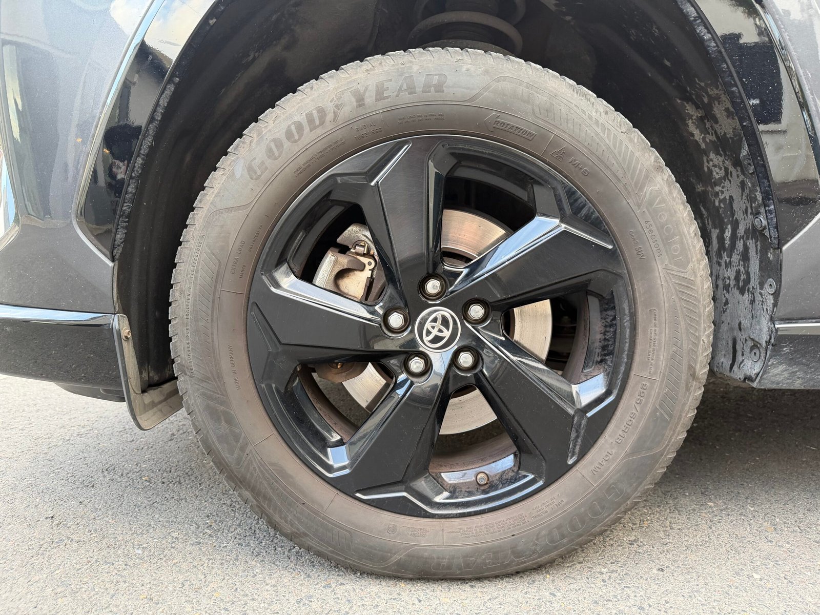 TOYOTA Rav4 4×4 hybride 222ch