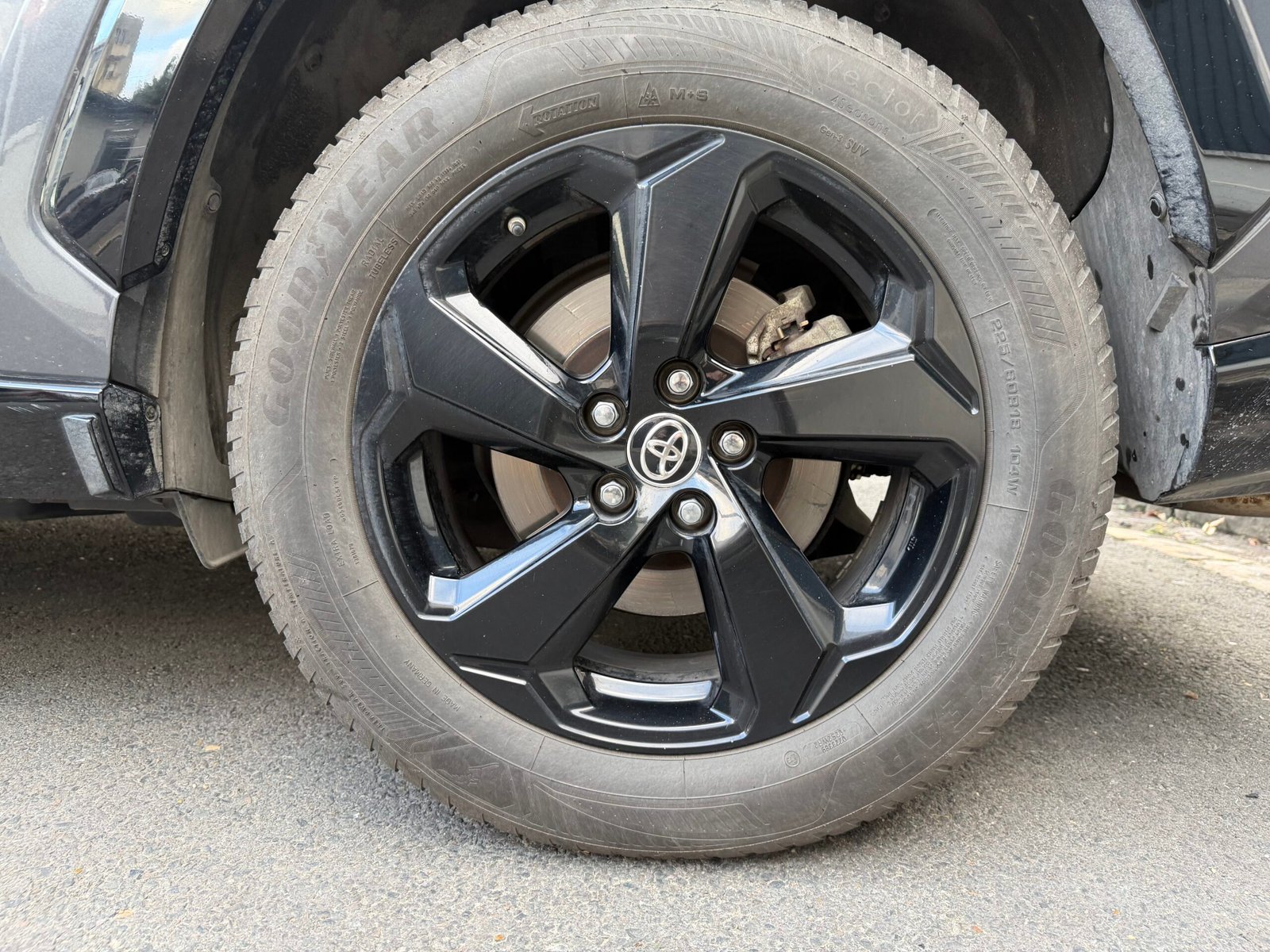 TOYOTA Rav4 4×4 hybride 222ch