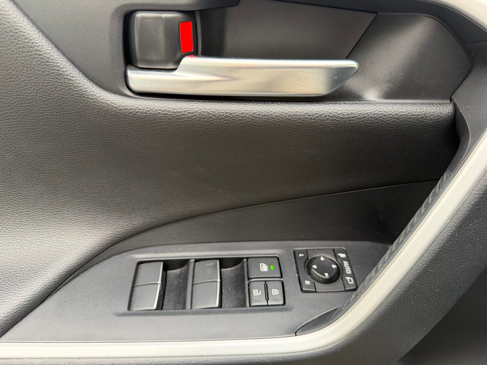 TOYOTA Rav4 4×4 hybride 222ch