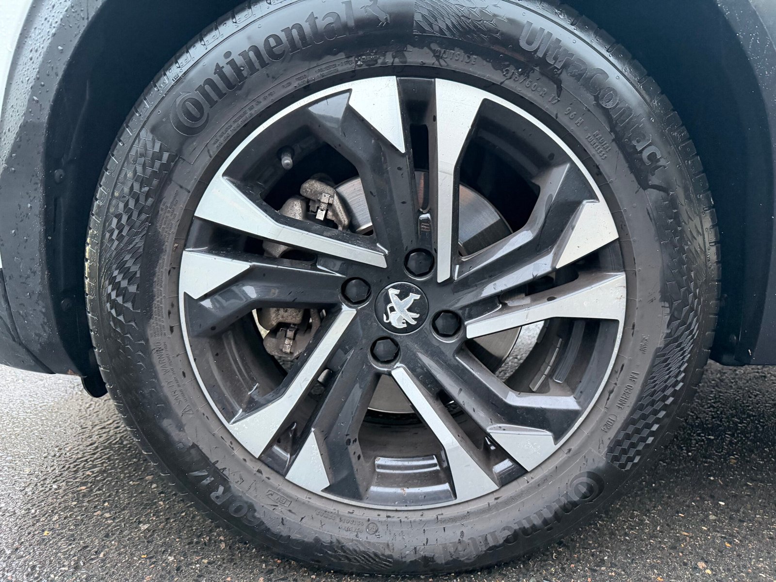 PEUGEOT 2008 EAT8 ALLURE