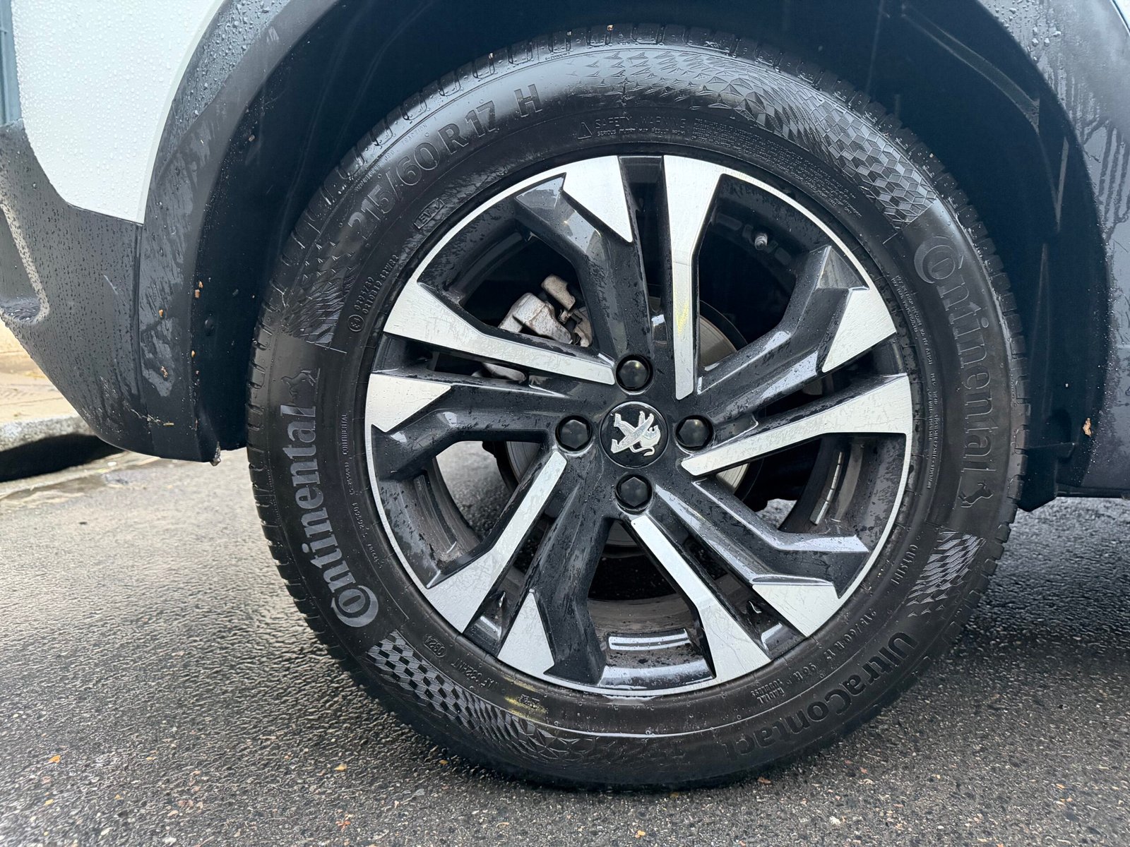 PEUGEOT 2008 EAT8 ALLURE