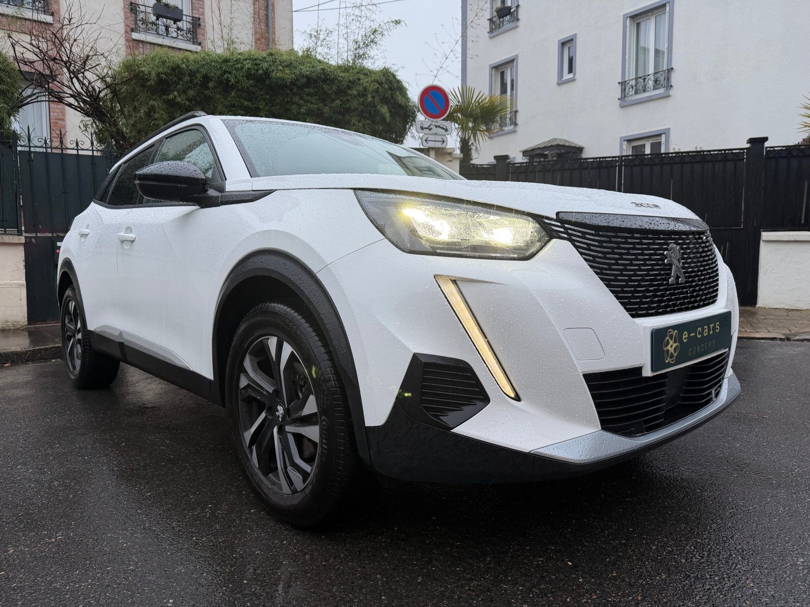 PEUGEOT 2008 EAT8 ALLURE