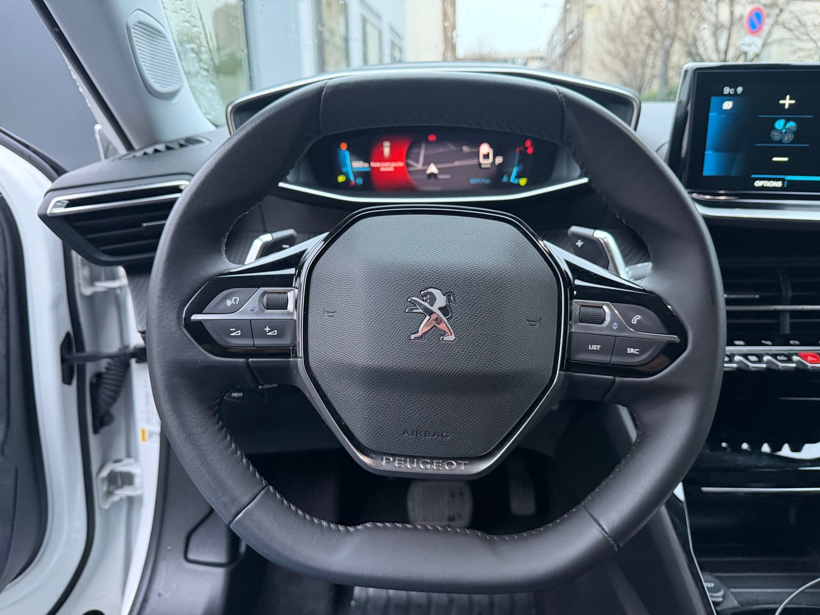 PEUGEOT 2008 EAT8 ALLURE