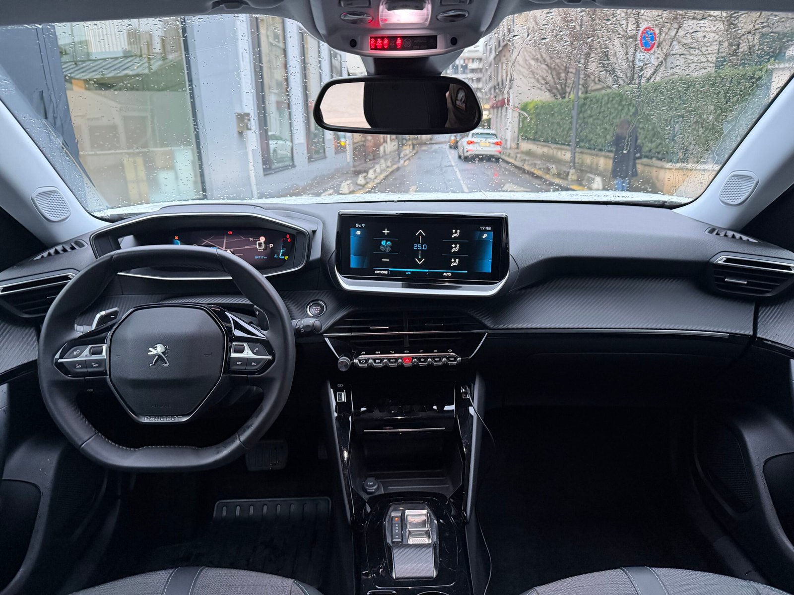 PEUGEOT 2008 EAT8 ALLURE