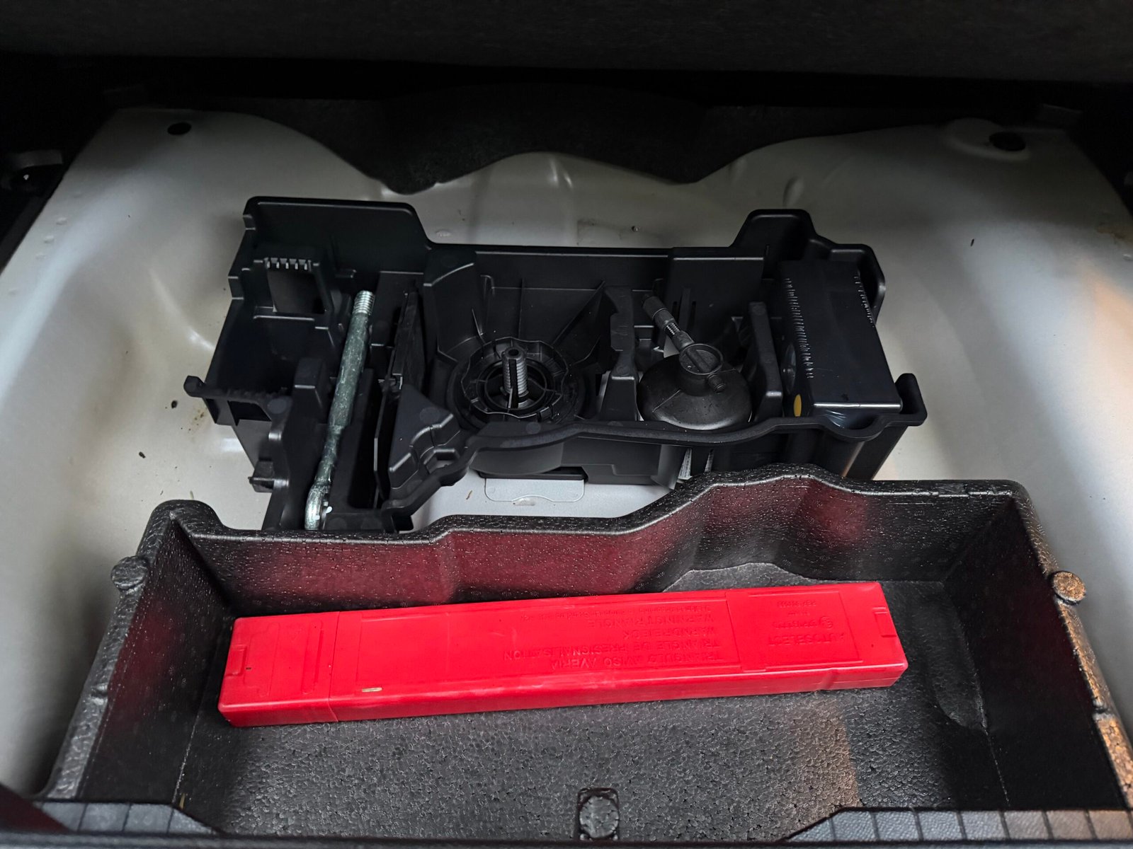 PEUGEOT 2008 EAT8 ALLURE